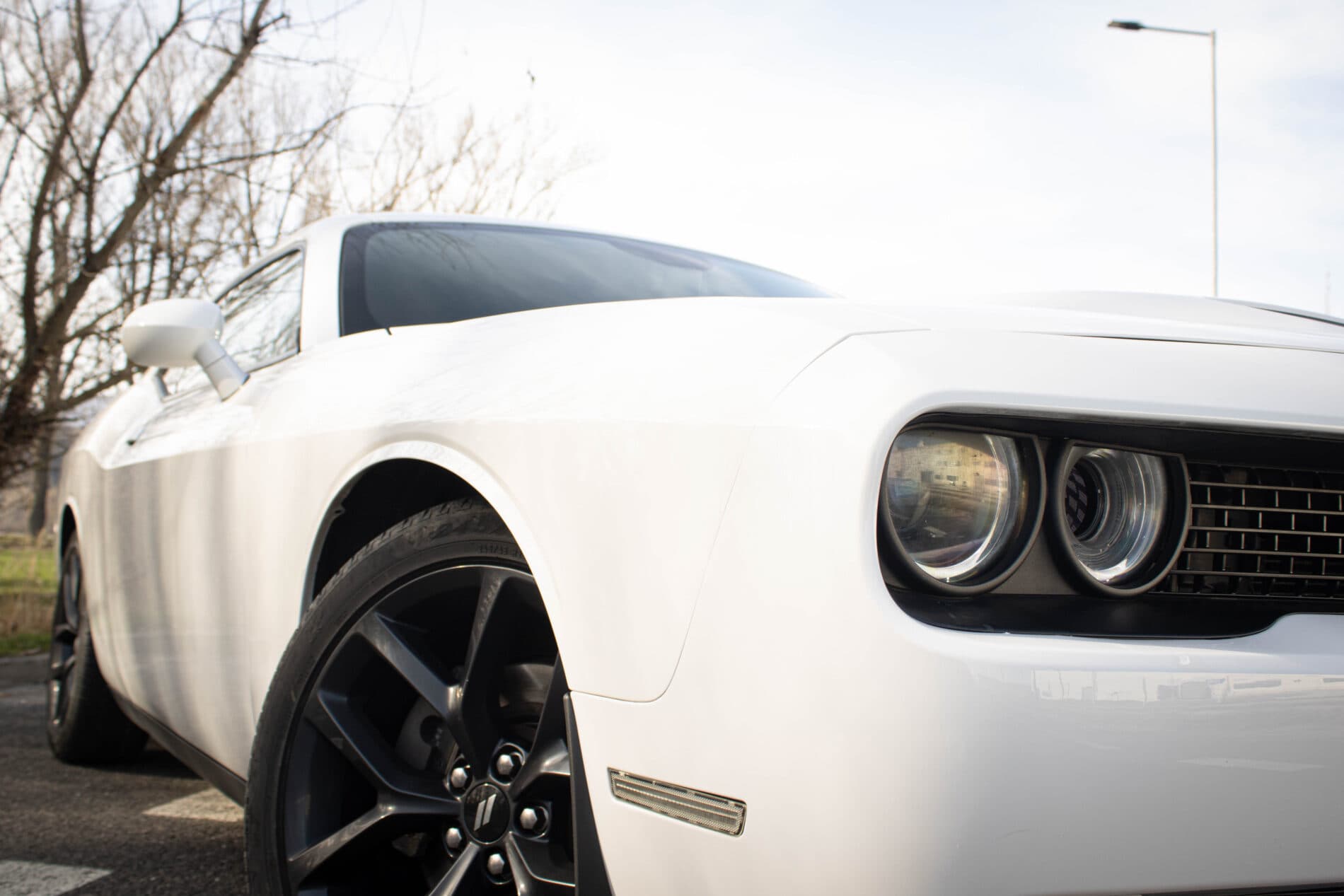 2019 Dodge Challenger, bílá kupé, 85 128 km