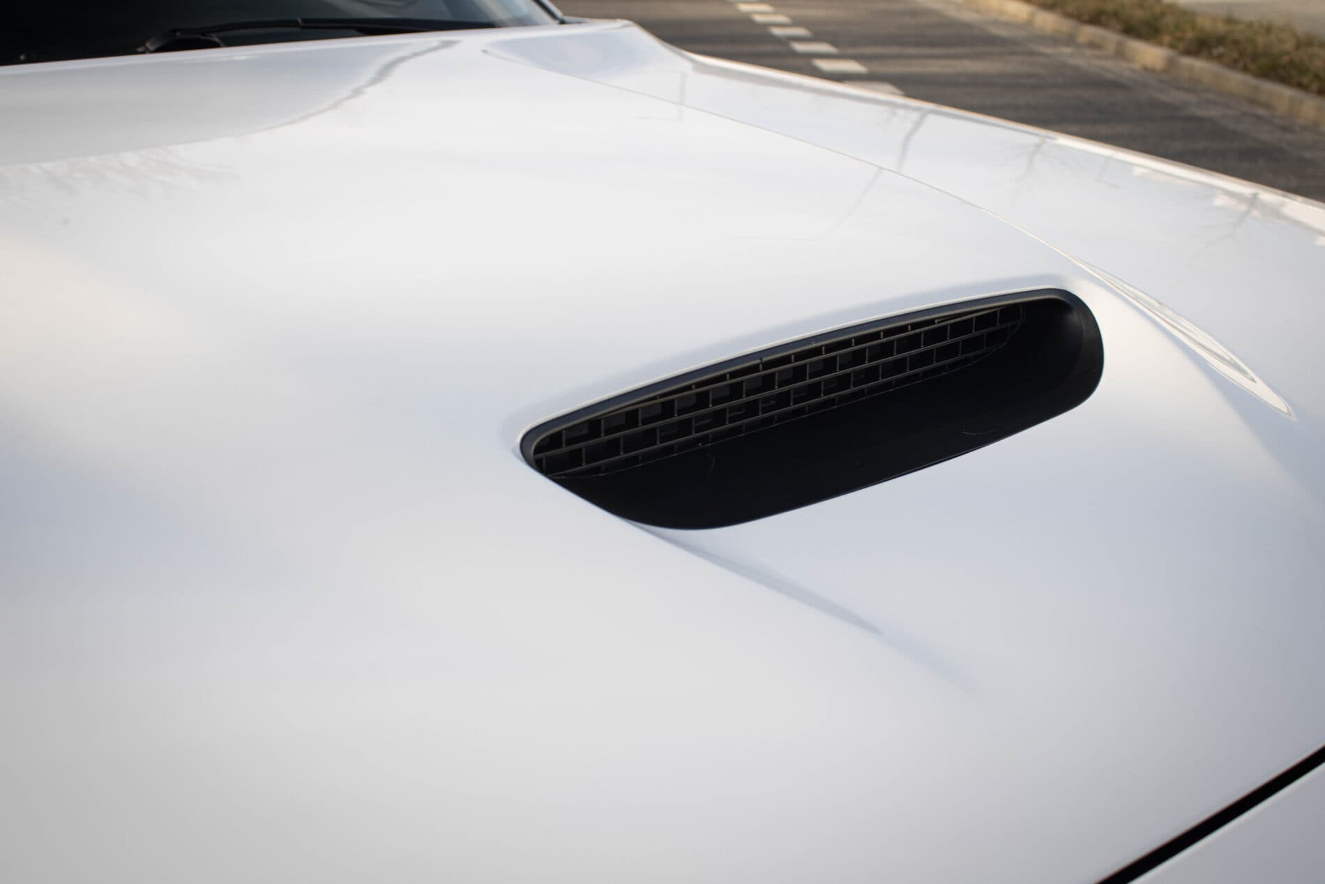 2019 Dodge Challenger, bílá kupé, 85 128 km