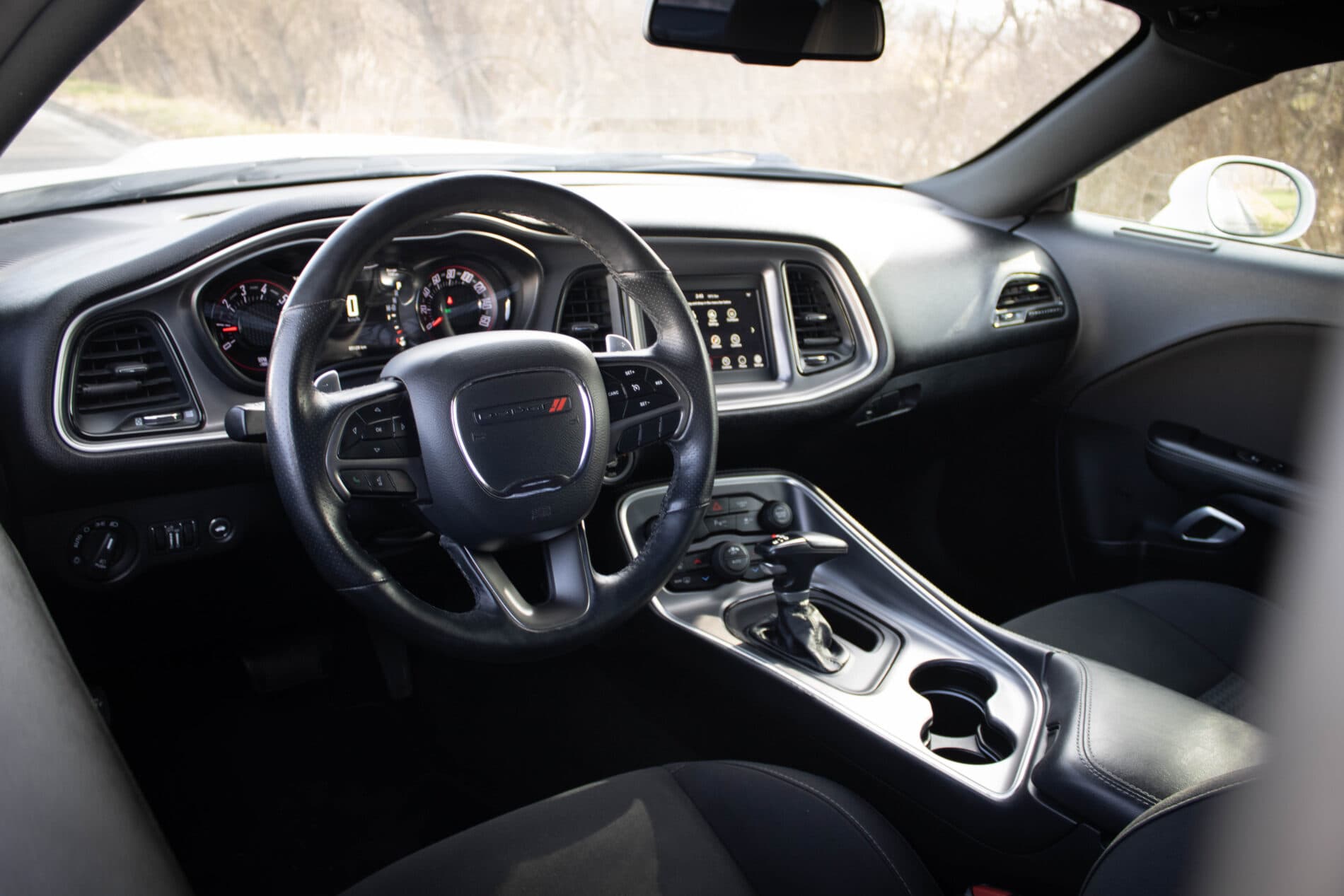 2019 Dodge Challenger, bílá kupé, 85 128 km