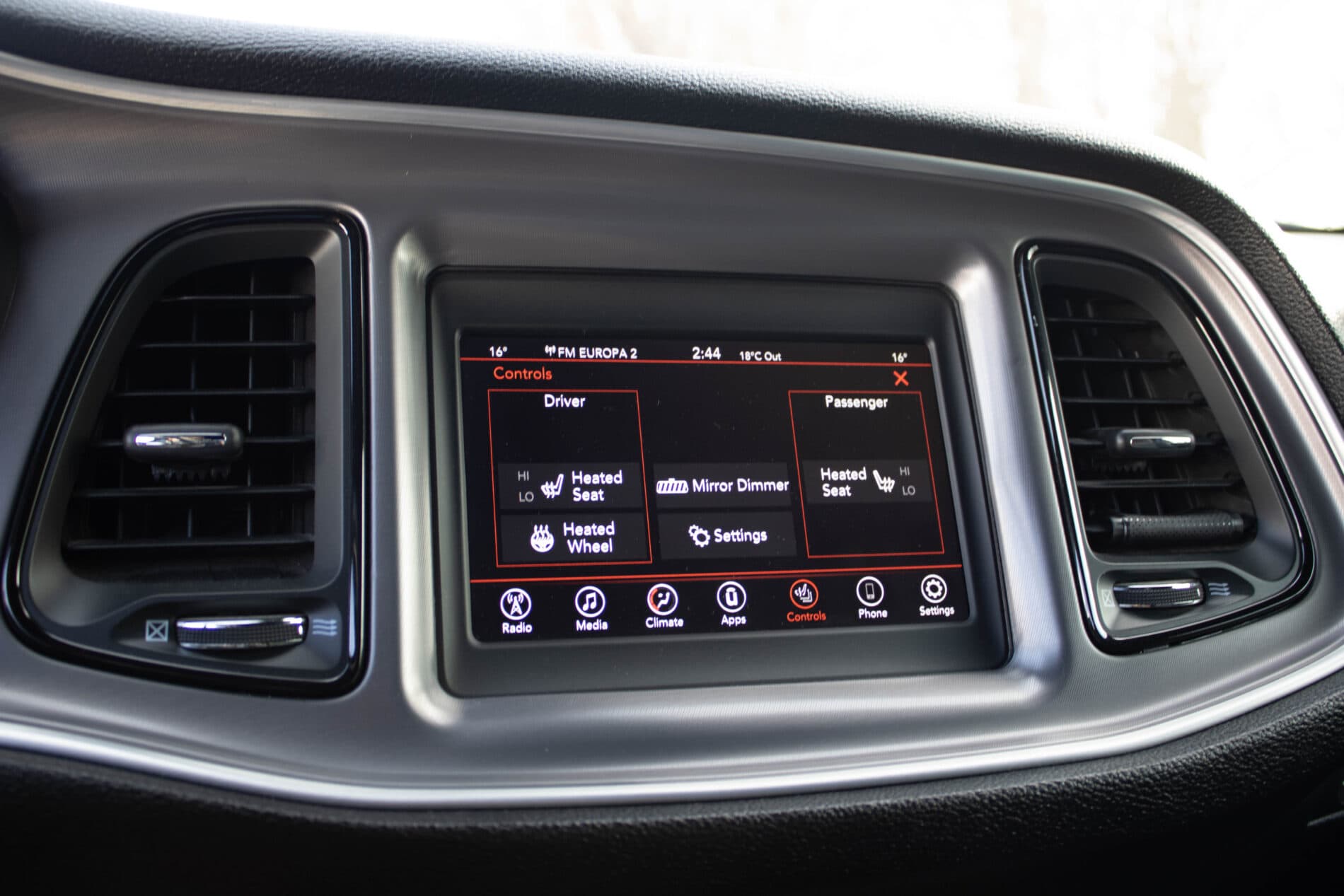2019 Dodge Challenger, bílá kupé, 85 128 km
