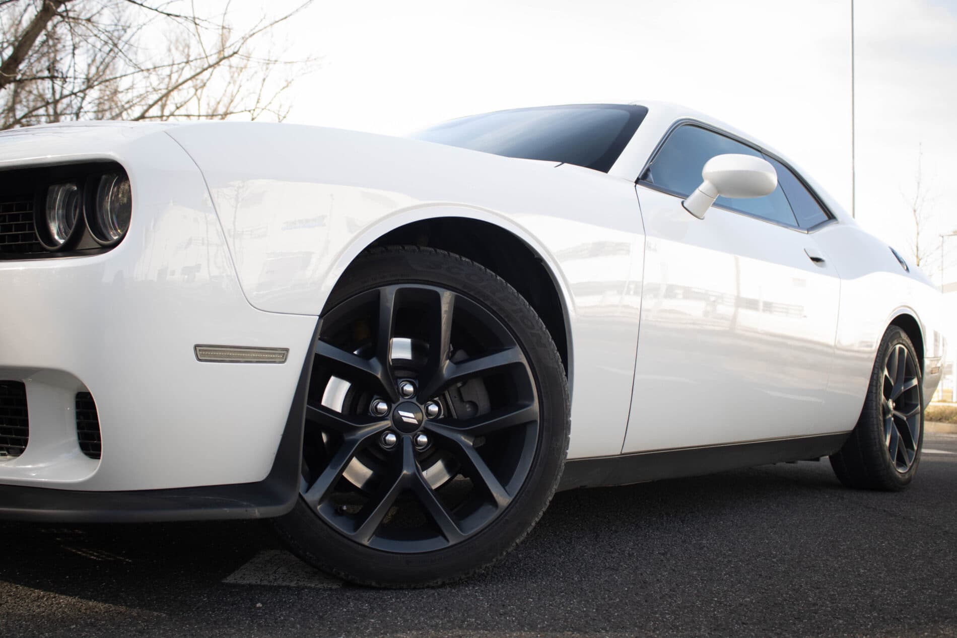 2019 Dodge Challenger, bílá kupé, 85 128 km