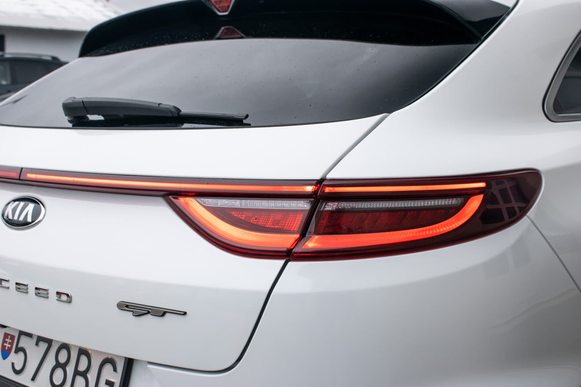 2019 Kia ProCeed GT, bílá kombi, 35 892 km