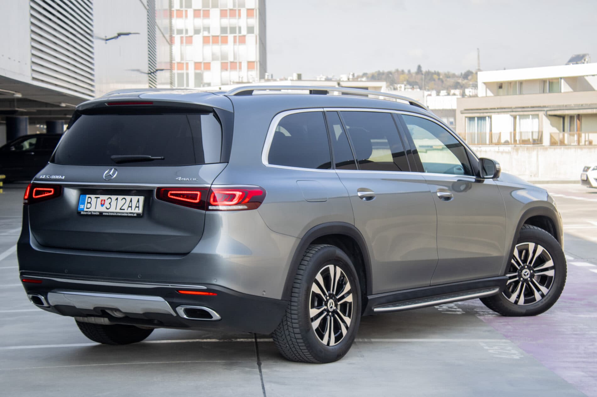 2020 Mercedes-Benz GLS 400d, šedá suv, 126 364 km