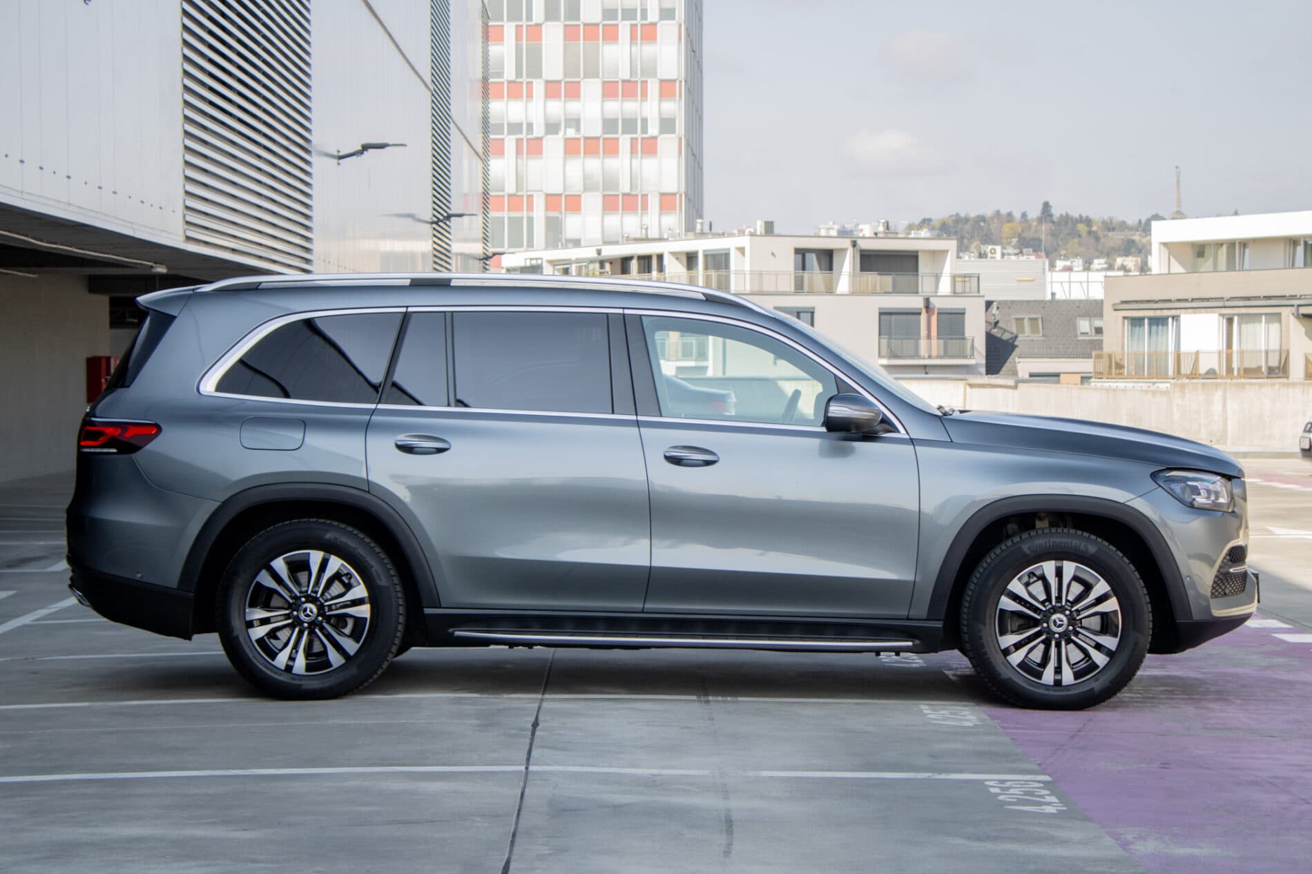 2020 Mercedes-Benz GLS 400d, šedá suv, 126 364 km
