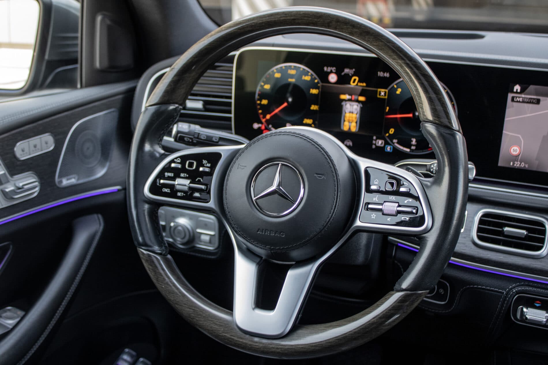 2020 Mercedes-Benz GLS 400d, šedá suv, 126 364 km