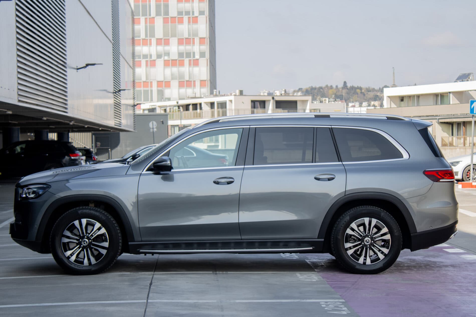 2020 Mercedes-Benz GLS 400d, šedá suv, 126 364 km
