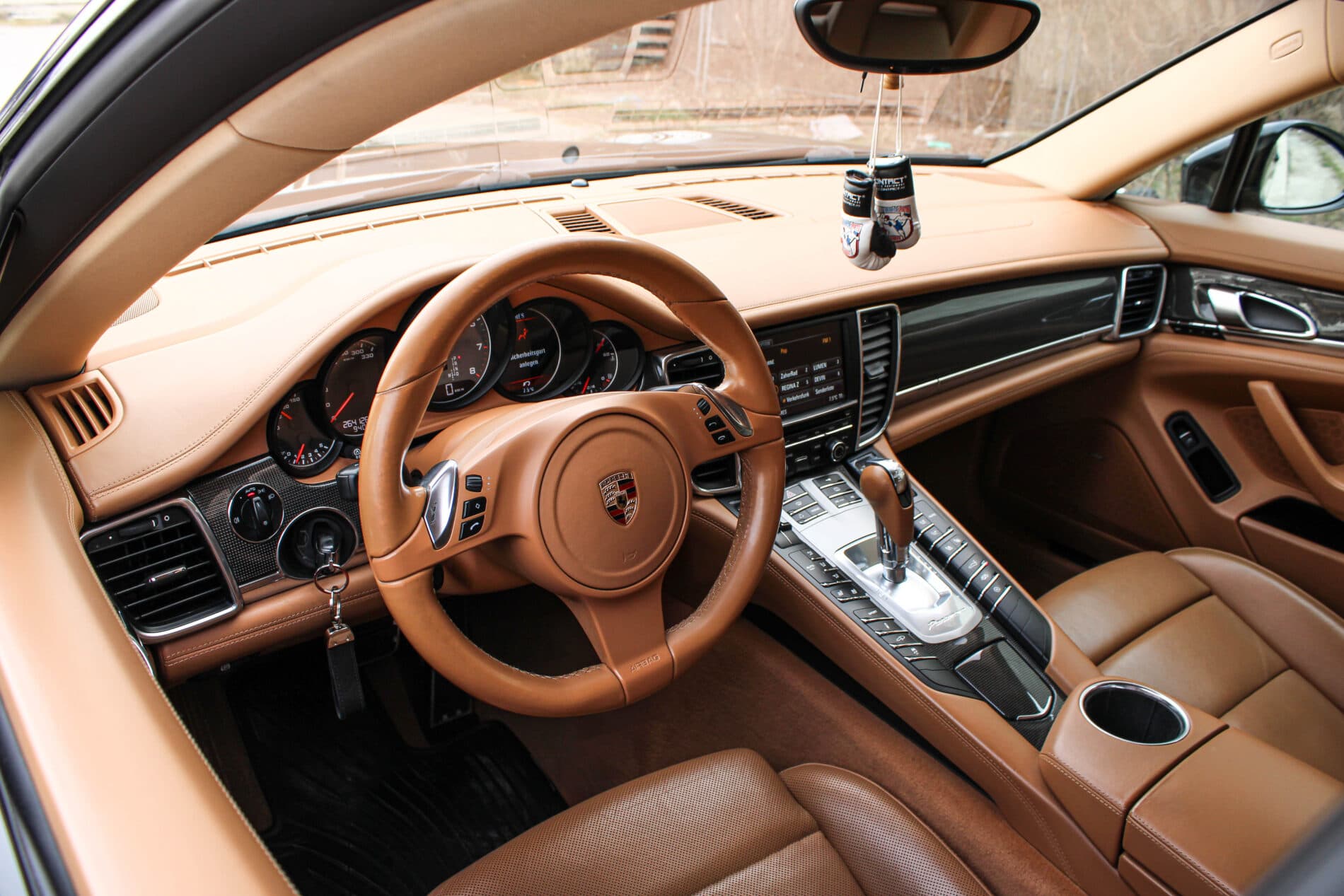 2010 Porsche Panamera S / 4S, černá sedan, 264 126 km