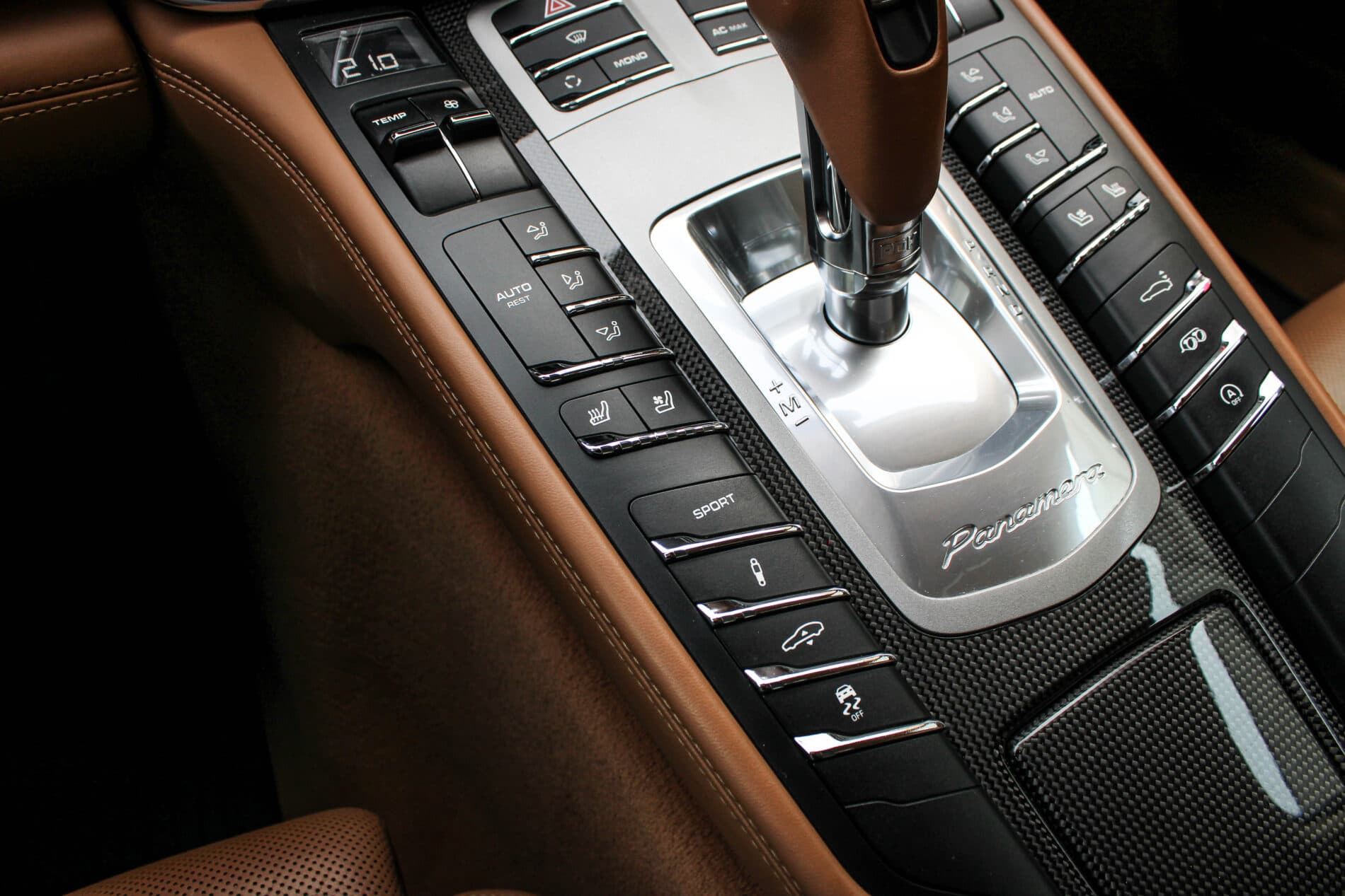 2010 Porsche Panamera S / 4S, černá sedan, 264 126 km