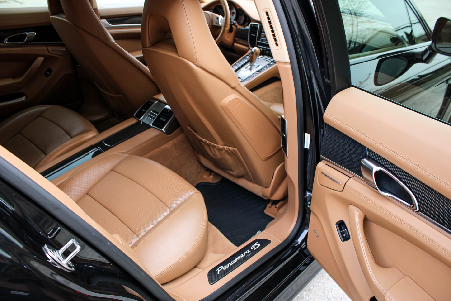 2010 Porsche Panamera S / 4S, černá sedan, 264 126 km