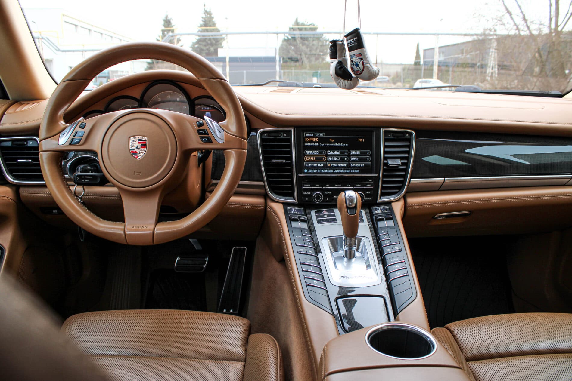 2010 Porsche Panamera S / 4S, černá sedan, 264 126 km