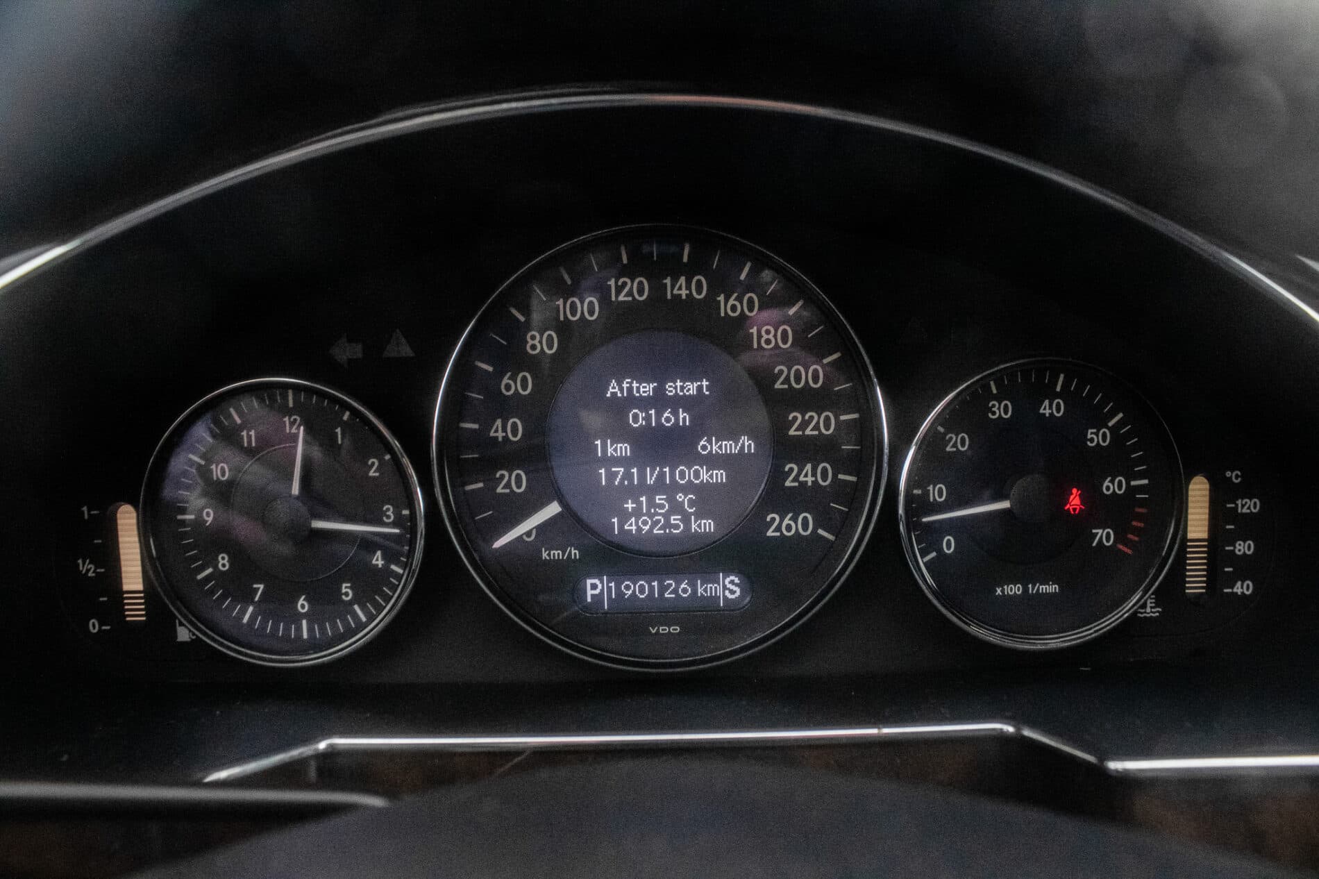 2005 Mercedes-Benz CLS 350, černá sedan, 190 126 km