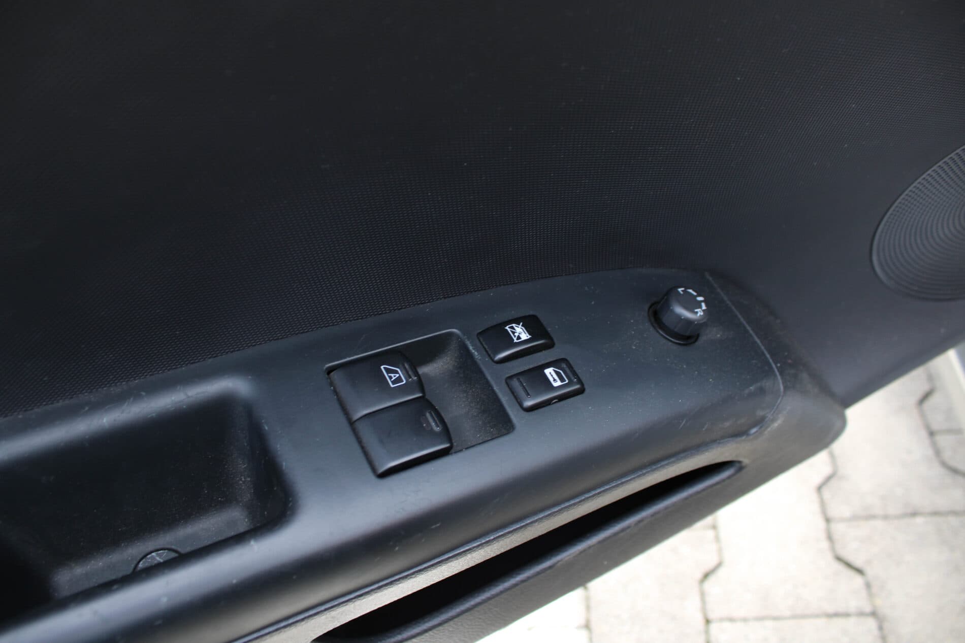 2005 Nissan 350Z, stříbrná kabriolet, 36 427 km