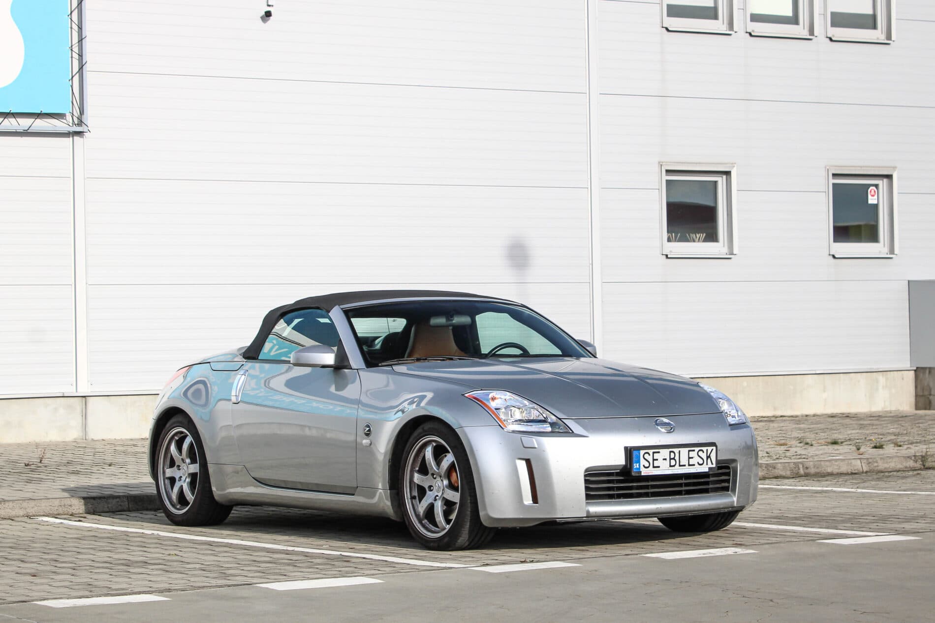 2005 Nissan 350Z, stříbrná kabriolet, 36 427 km
