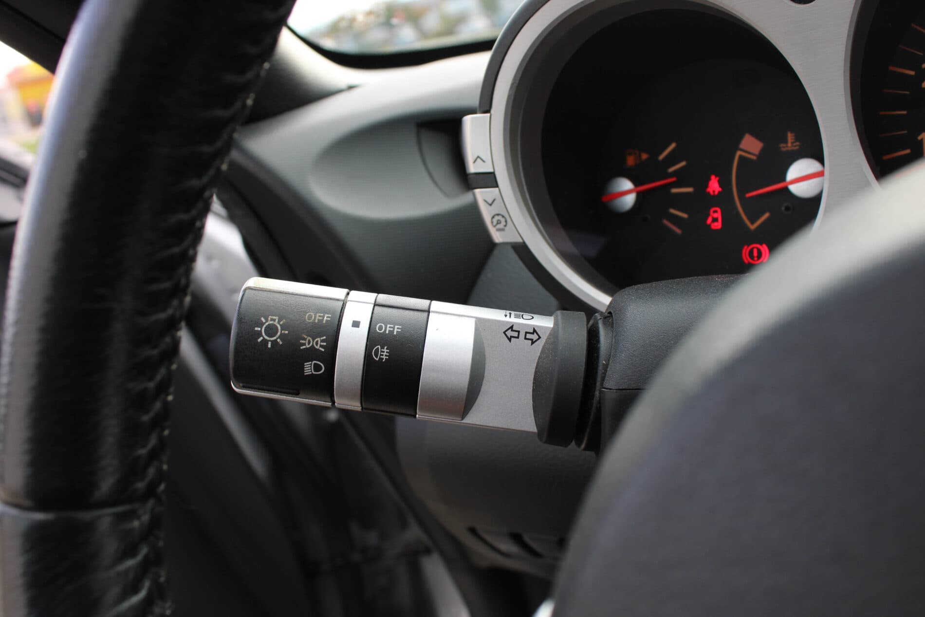 2005 Nissan 350Z, stříbrná kabriolet, 36 427 km