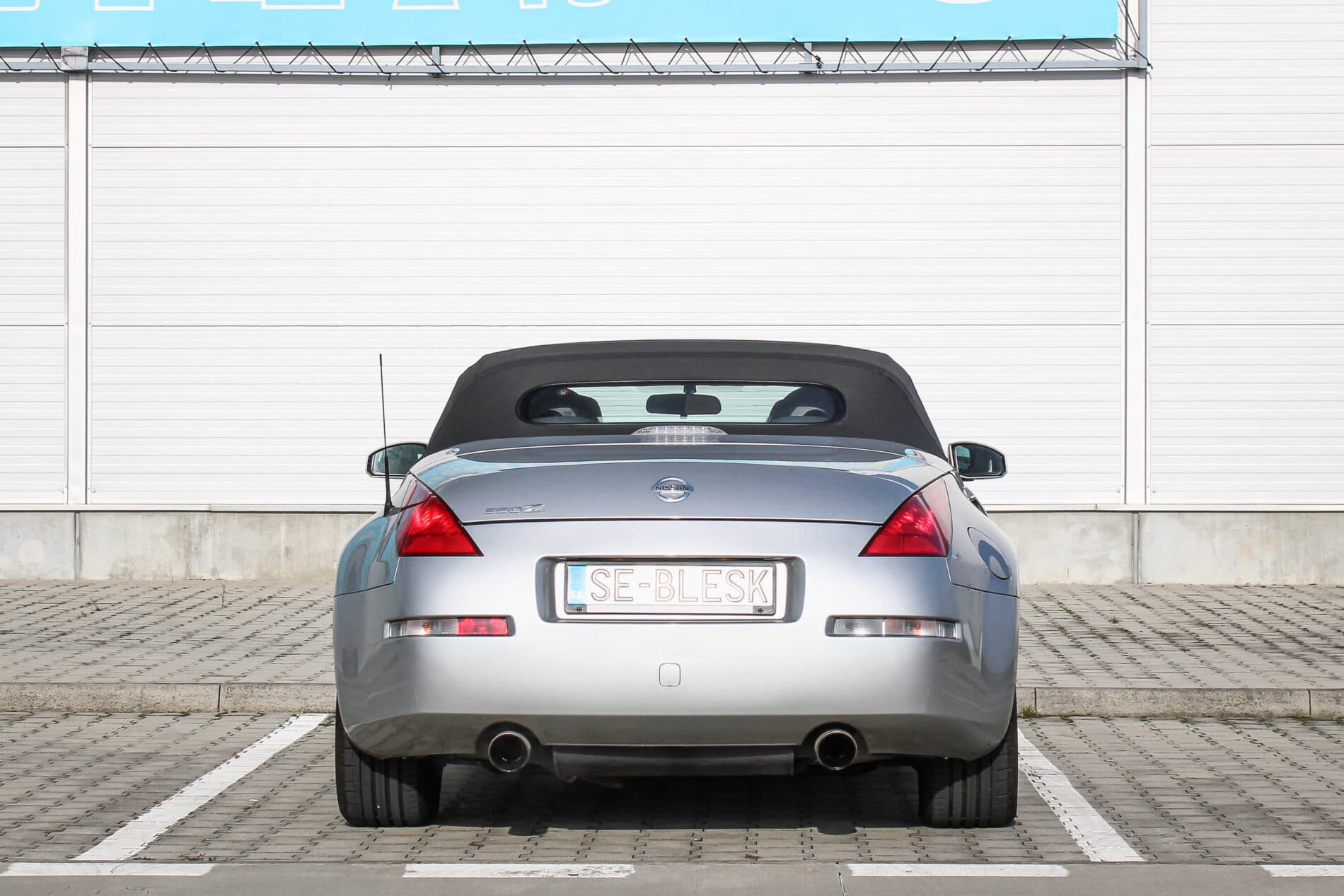 2005 Nissan 350Z, stříbrná kabriolet, 36 427 km