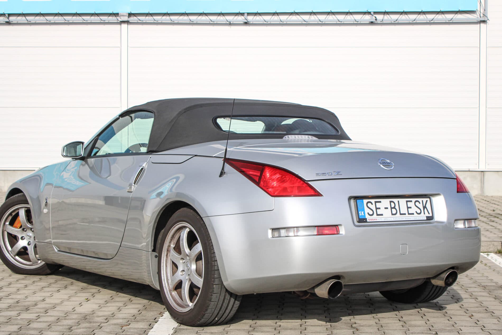 2005 Nissan 350Z, stříbrná kabriolet, 36 427 km