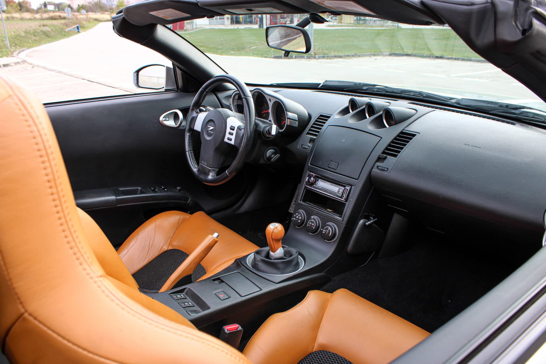 2005 Nissan 350Z, stříbrná kabriolet, 36 427 km