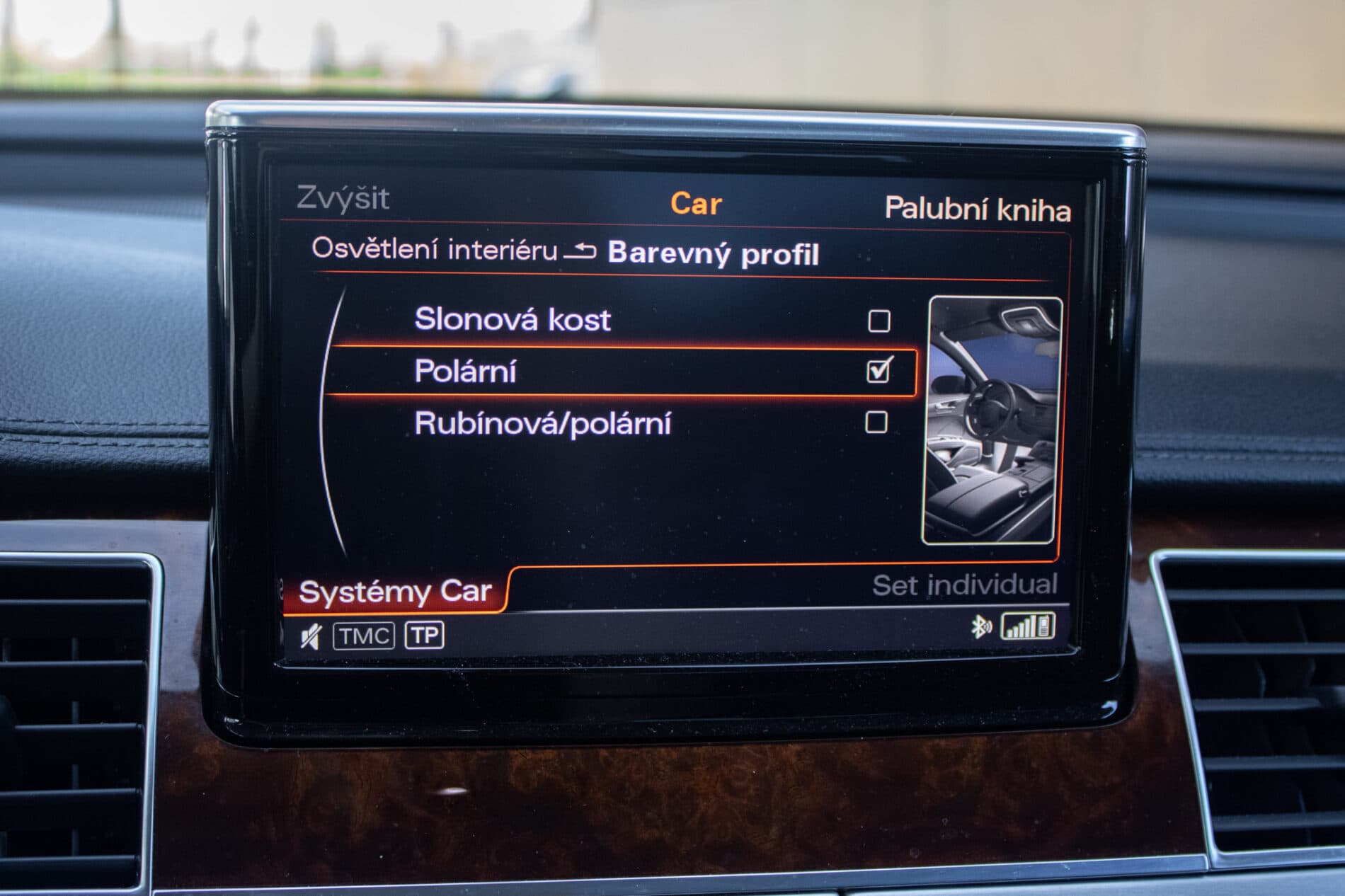 2013 AUDI A8, šedá sedan, 136 136 km
