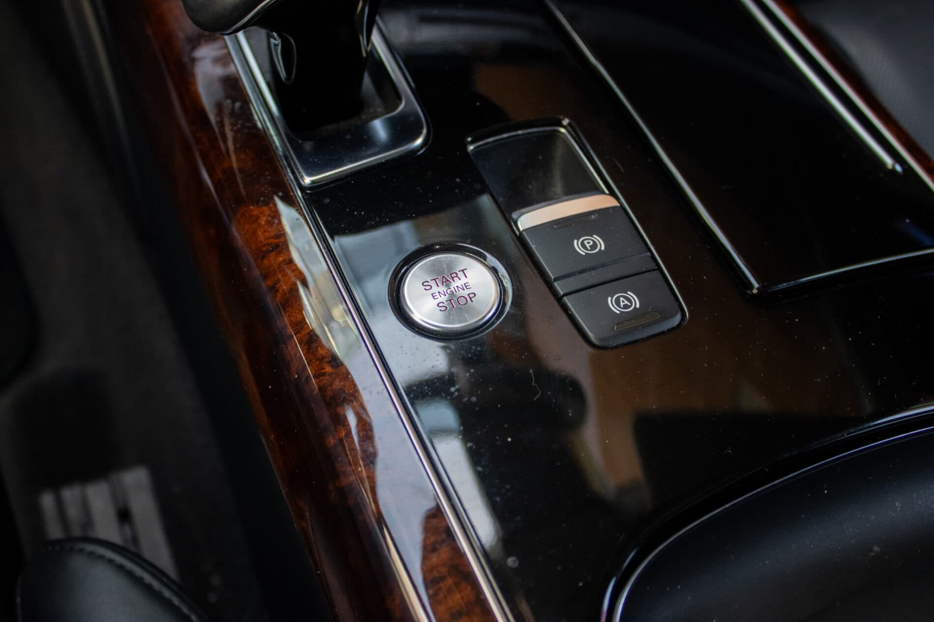 2013 AUDI A8, šedá sedan, 136 136 km