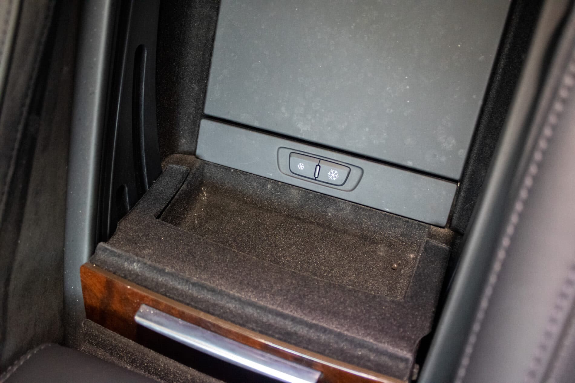 2013 AUDI A8, šedá sedan, 136 136 km