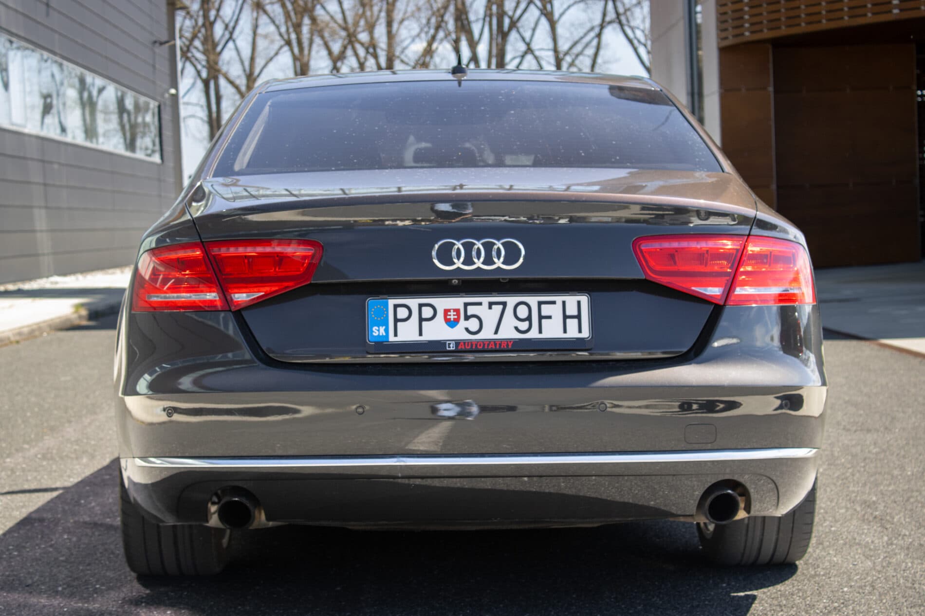 2013 AUDI A8, šedá sedan, 136 136 km