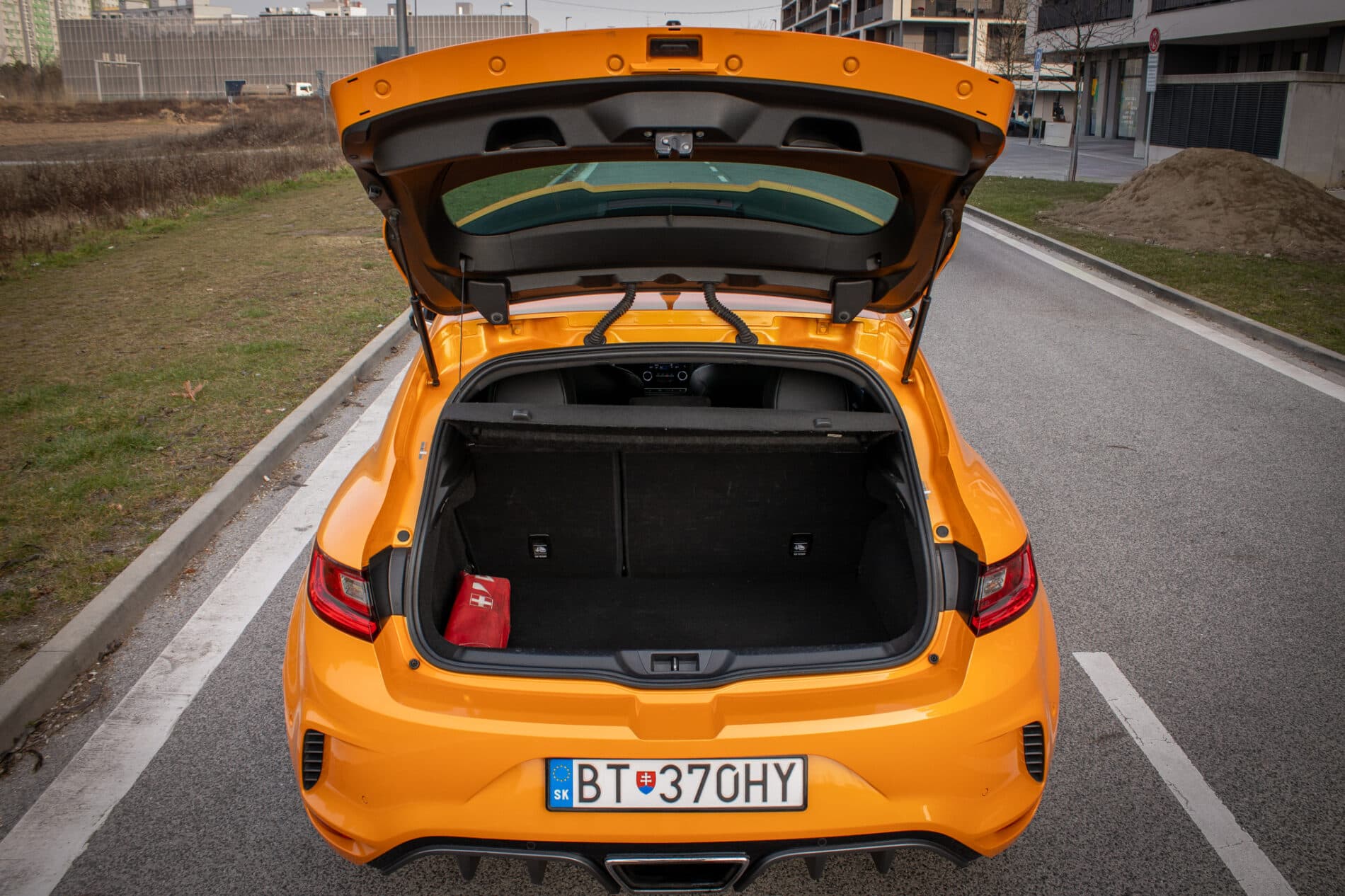 2018 Renault Mégane RS, oranžová hatchback, 146 153 km