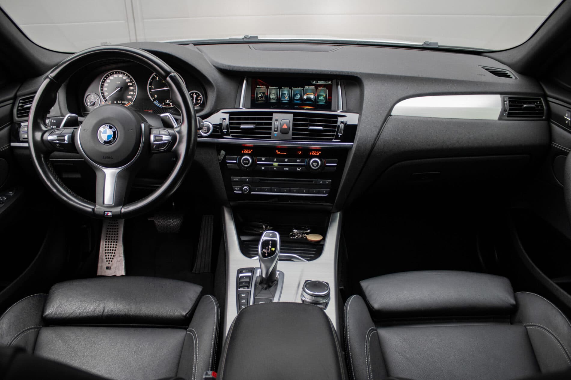 2018 BMW X4 35d, stříbrná suv, 128 717 km