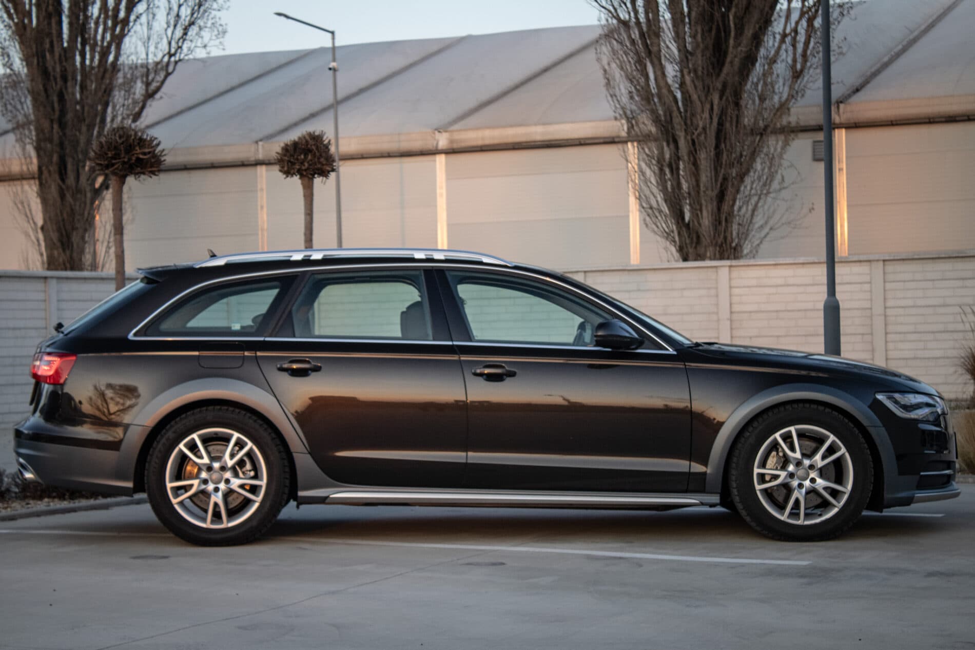 2013 AUDI A6, hnědá kombi, 284 418 km