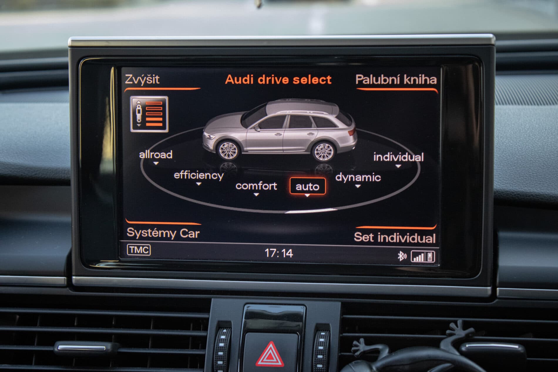 2013 AUDI A6, hnědá kombi, 284 418 km