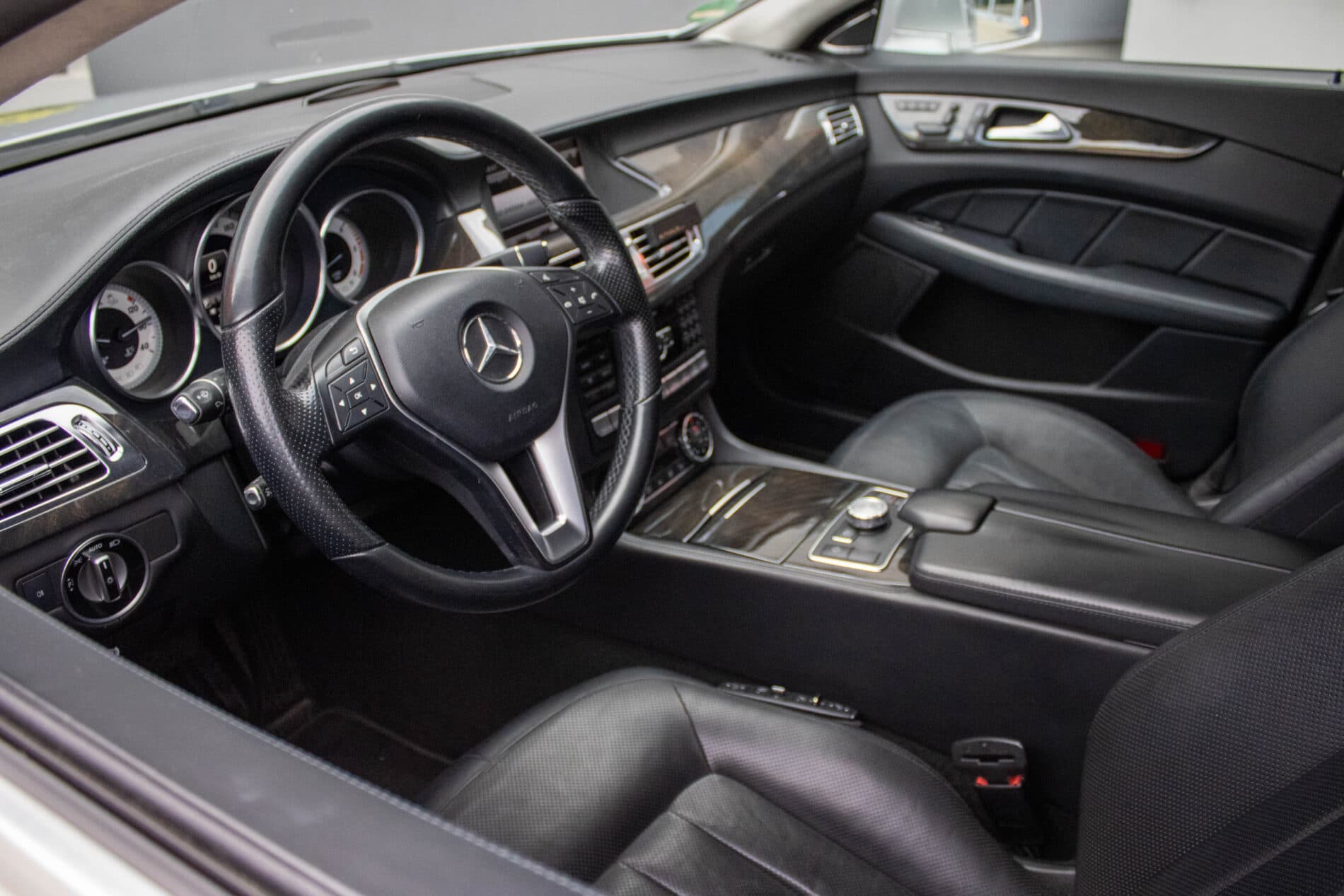2013 Mercedes-Benz CLS 350 CDI, šedá kombi, 256 400 km