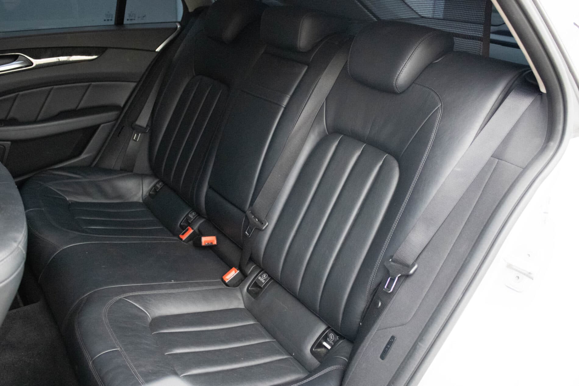 2013 Mercedes-Benz CLS 350 CDI, šedá kombi, 256 400 km