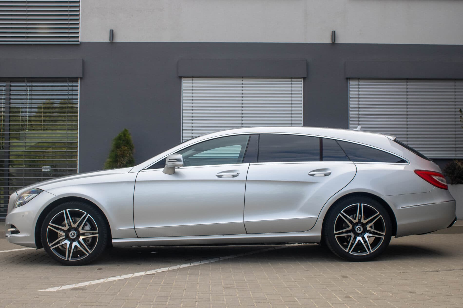 2013 Mercedes-Benz CLS 350 CDI, šedá kombi, 256 400 km