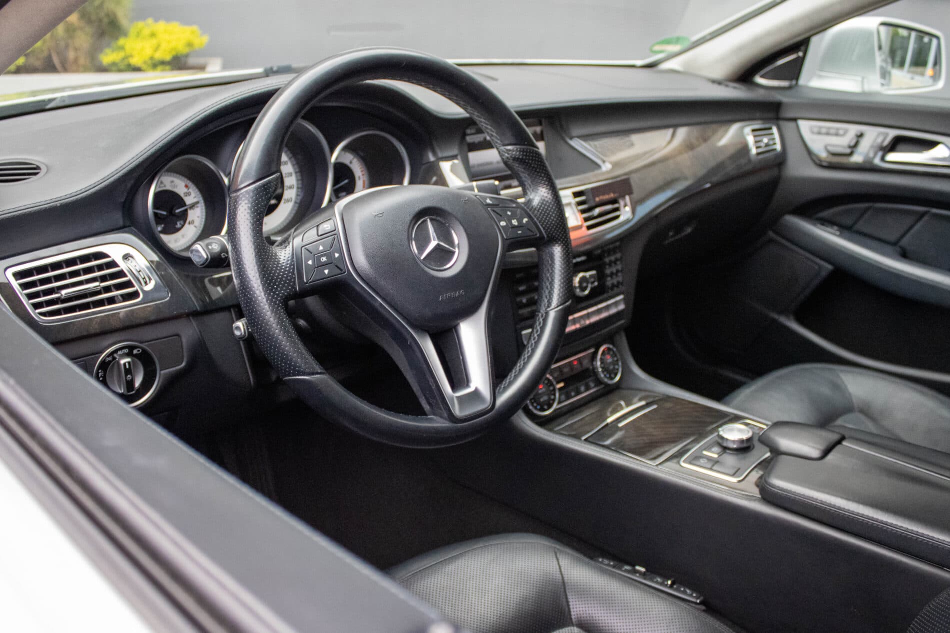 2013 Mercedes-Benz CLS 350 CDI, šedá kombi, 256 400 km