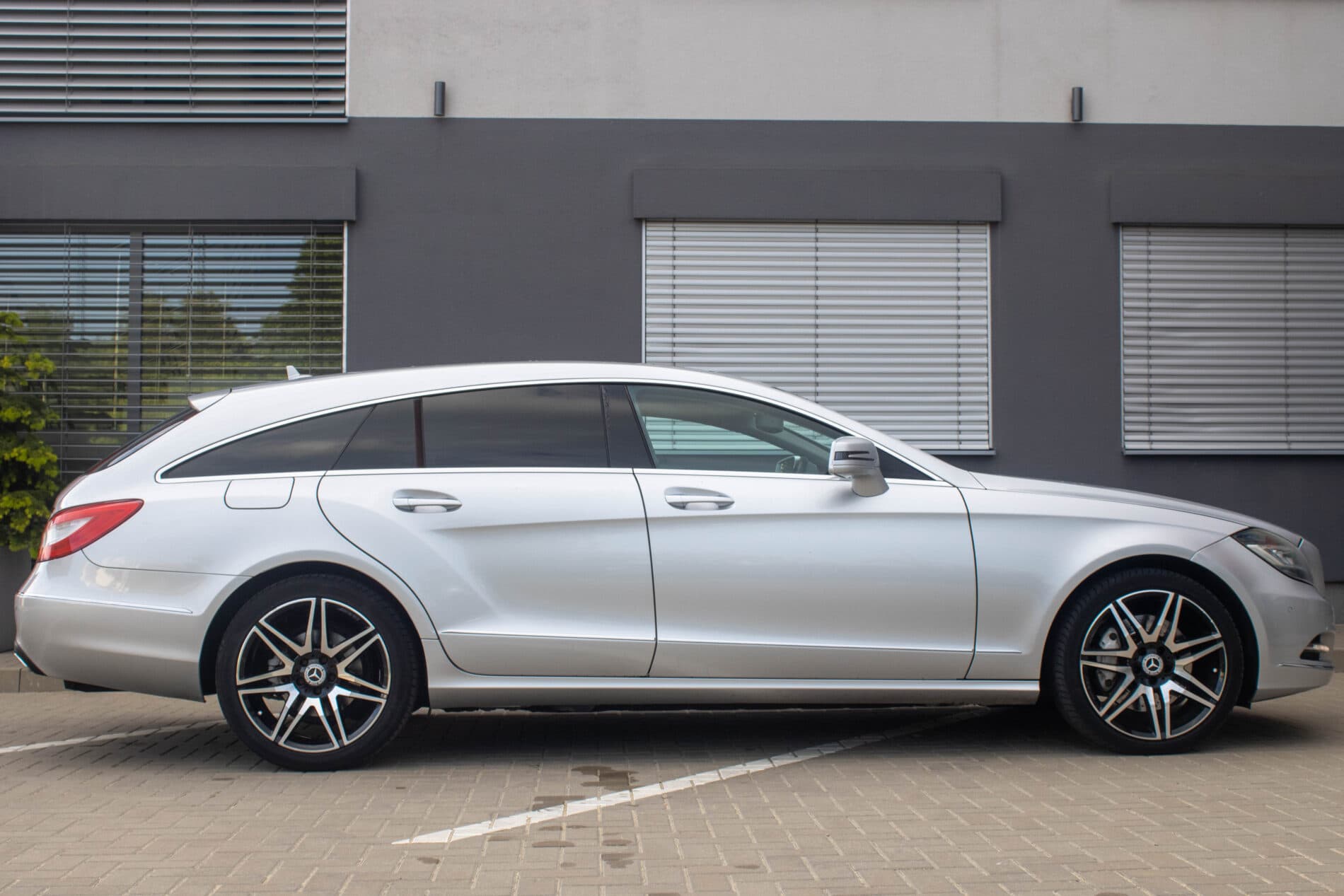 2013 Mercedes-Benz CLS 350 CDI, šedá kombi, 256 400 km