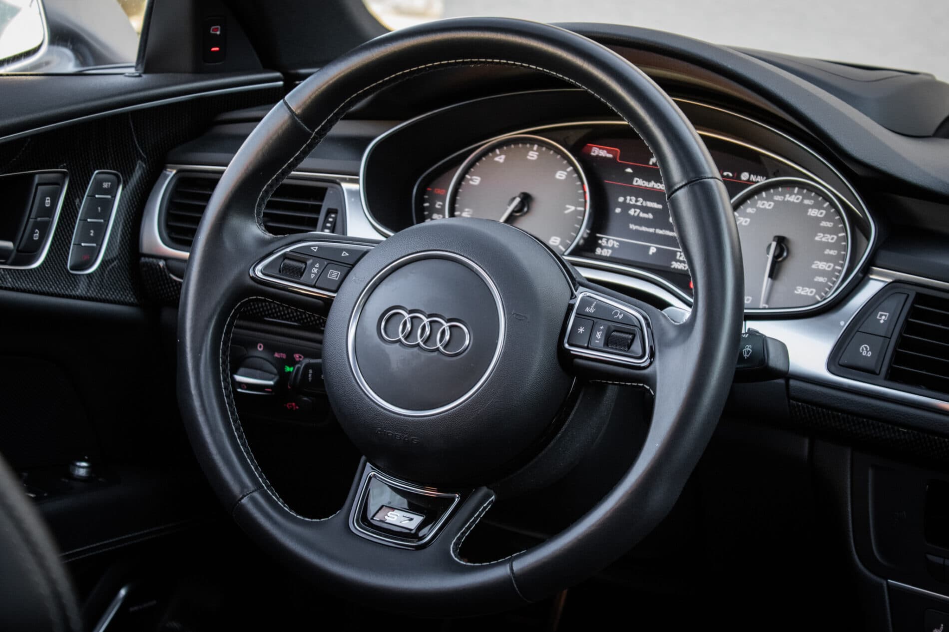 2013 AUDI S7, bílá, 266 276 km