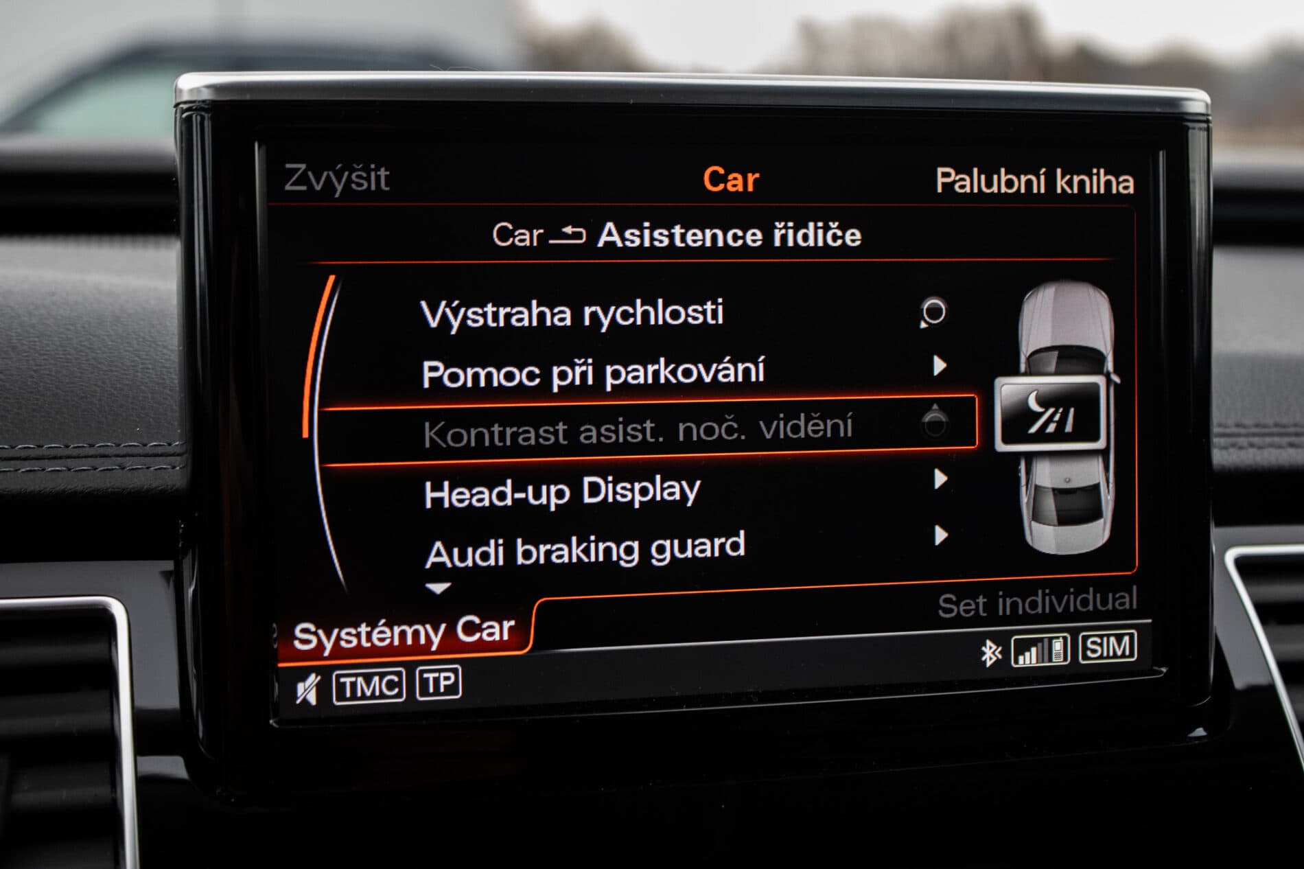 2016 AUDI A8, černá sedan, 186 825 km