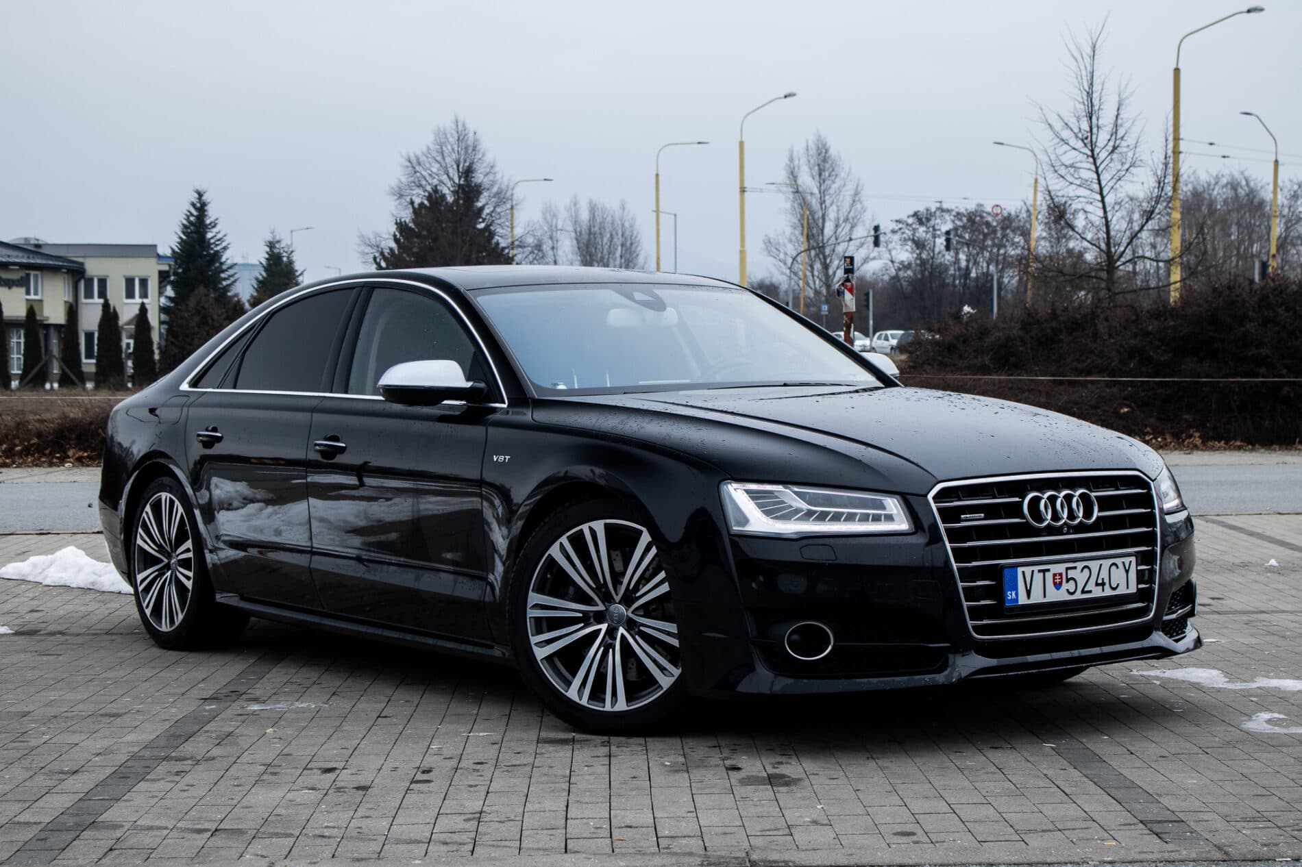 2016 AUDI A8, černá sedan, 186 825 km