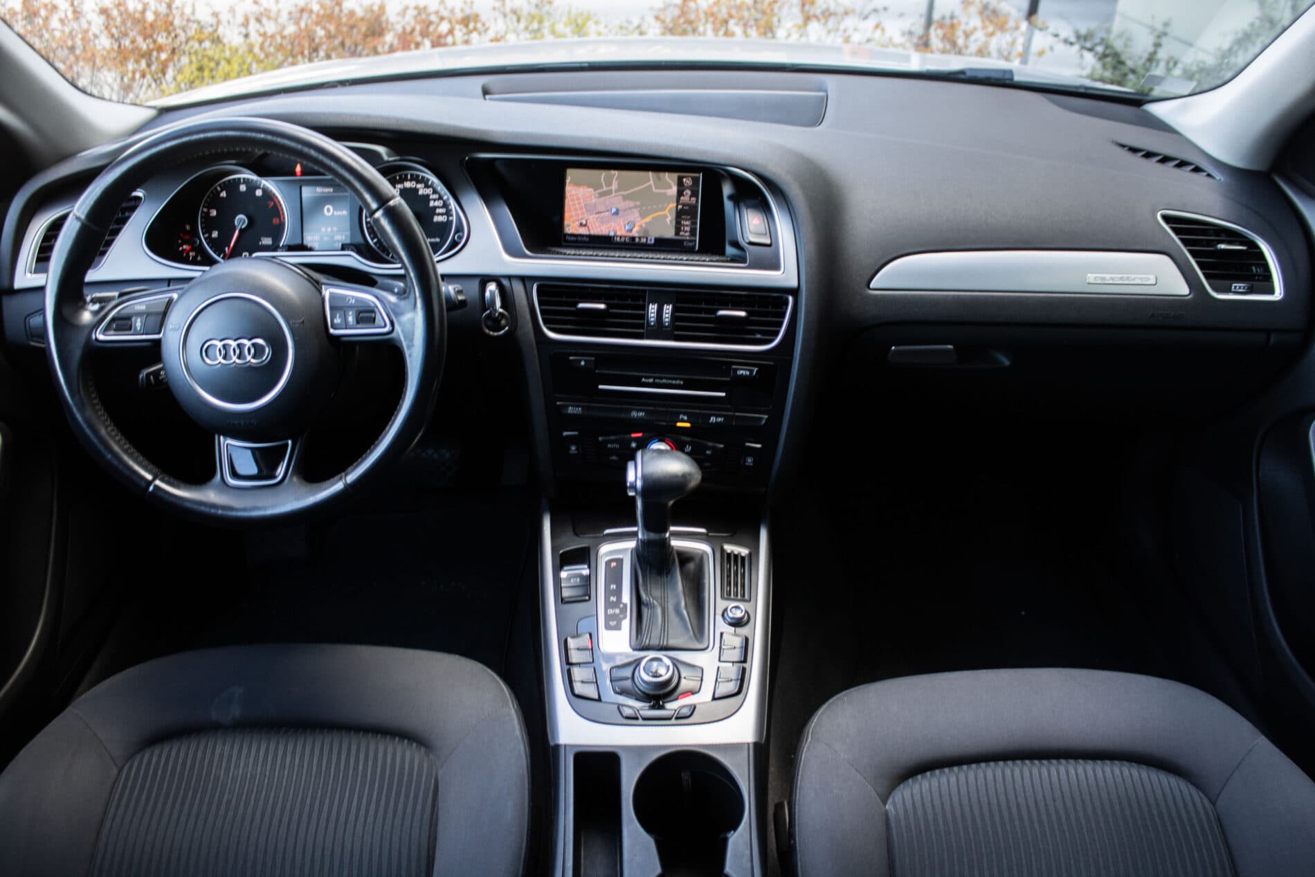 2012 AUDI A4, stříbrná kombi, 191 100 km