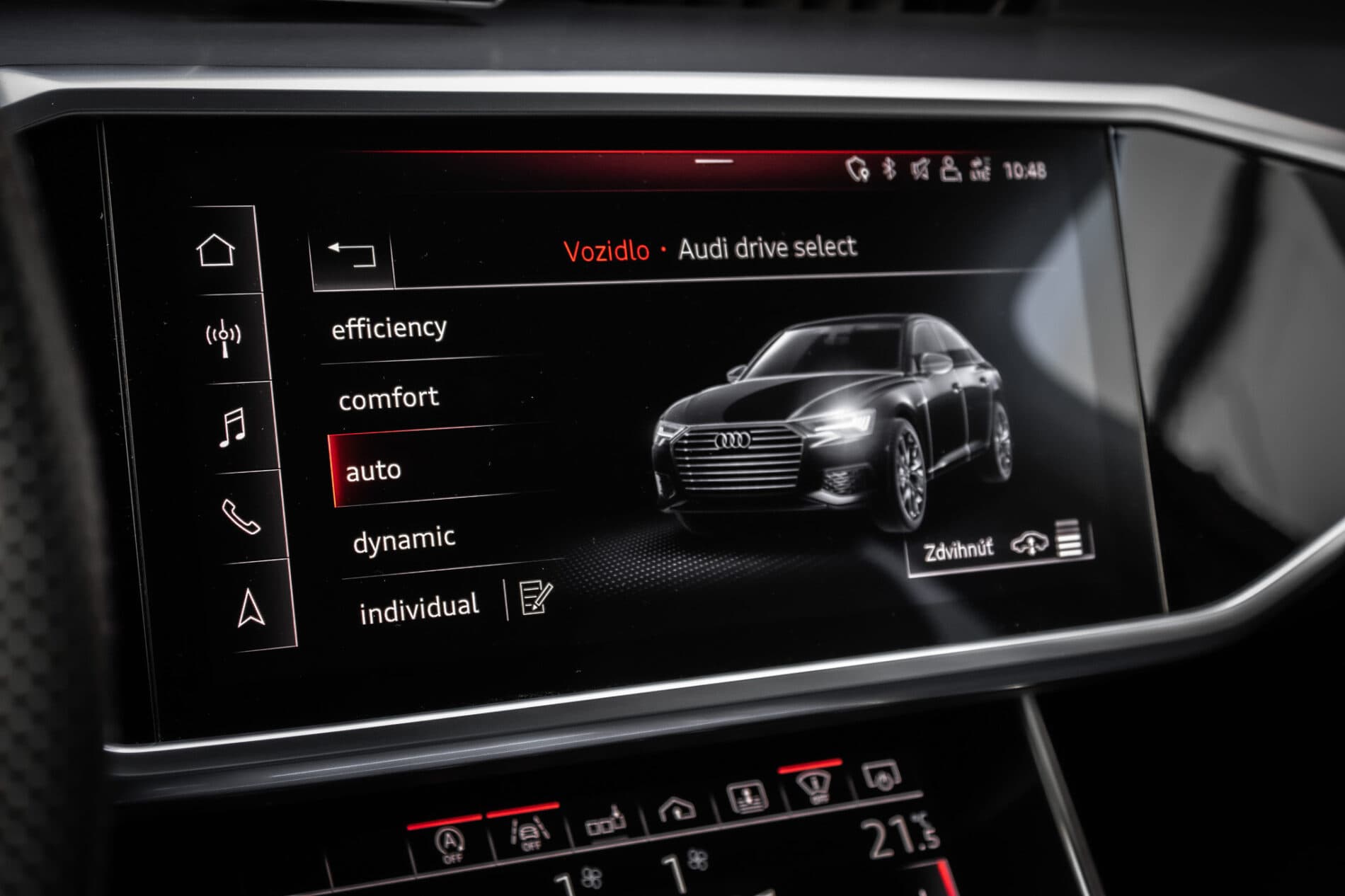 2018 AUDI A6, černá sedan, 239 850 km