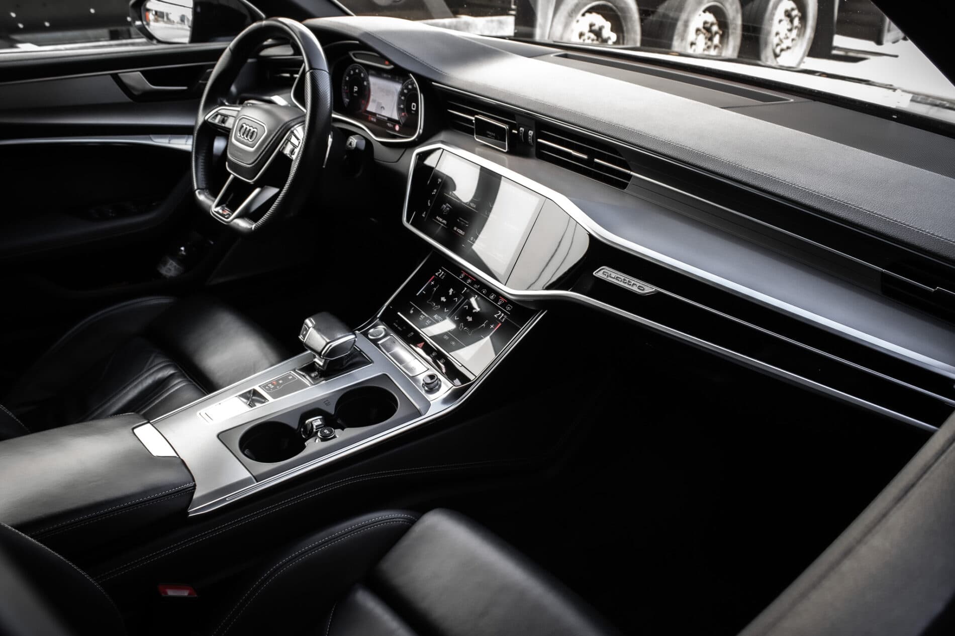 2018 AUDI A6, černá sedan, 239 850 km