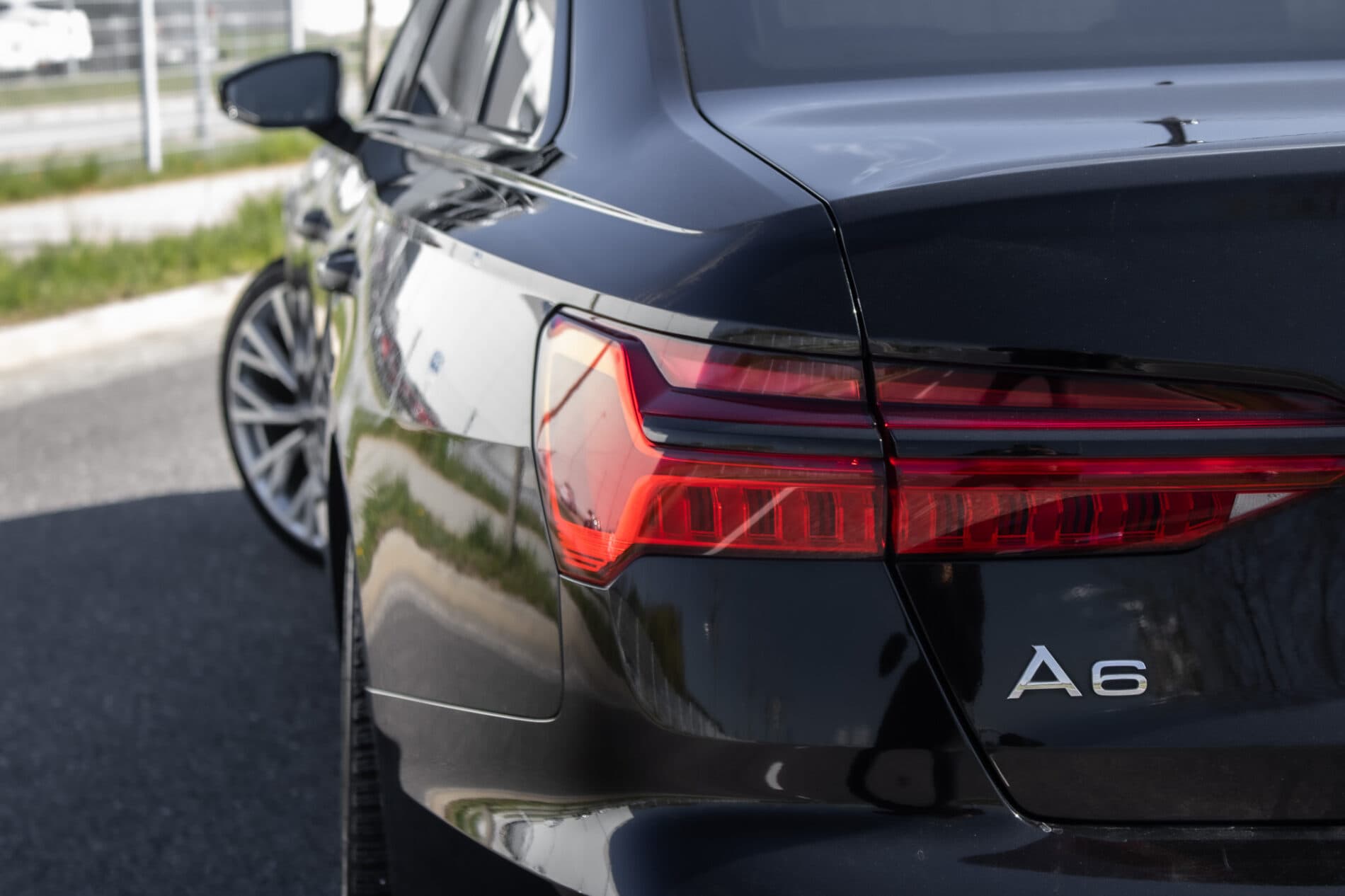 2018 AUDI A6, černá sedan, 239 850 km