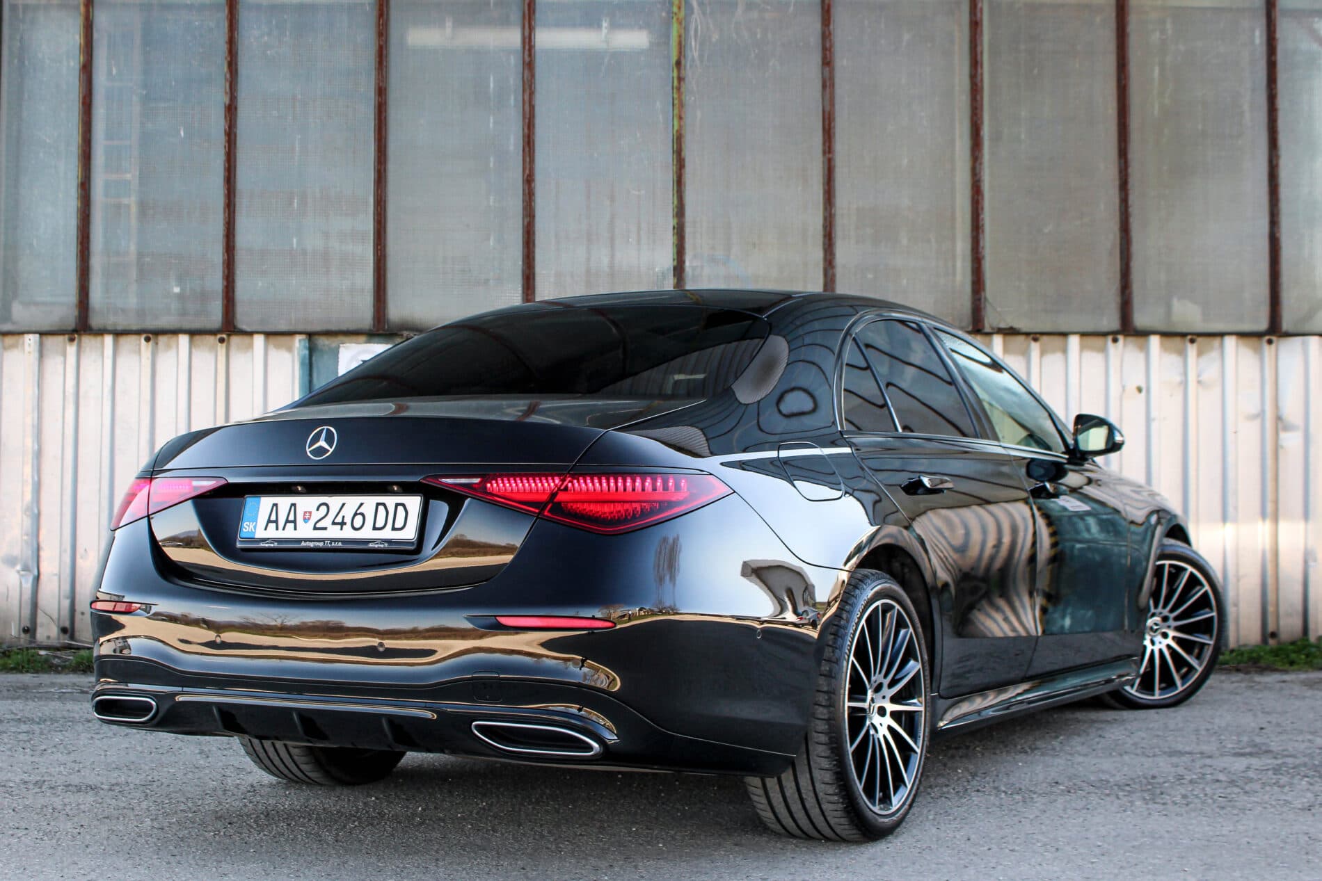 2021 Mercedes-Benz S 400d, černá sedan, 82 099 km