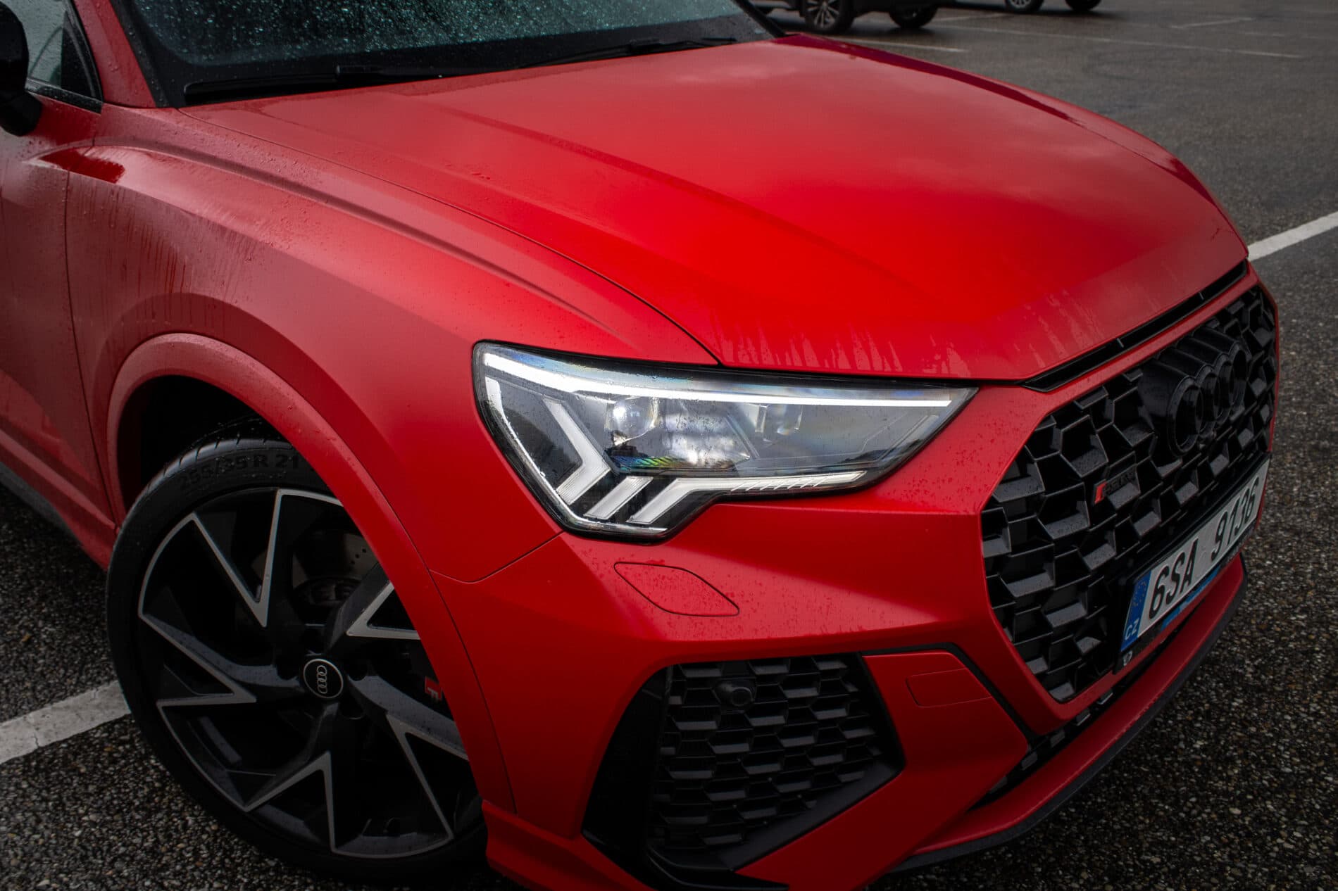 2022 AUDI RSQ3, červená suv, 26 664 km