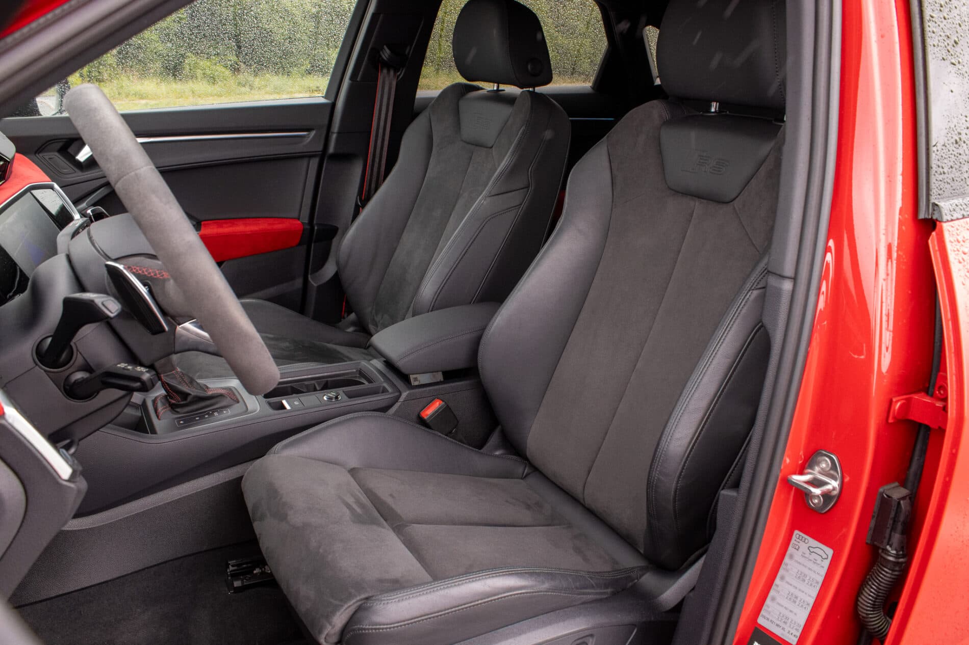 2022 AUDI RSQ3, červená suv, 26 664 km