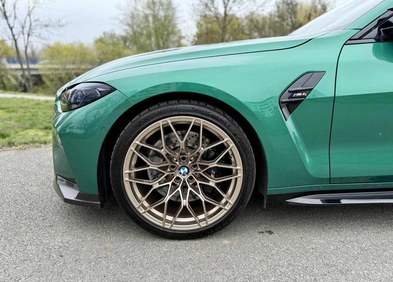2021 BMW M4, tmavě zelená kupé, 50 600 km