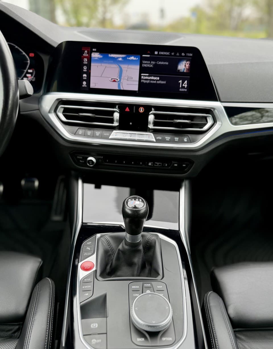 2021 BMW M4, tmavě zelená kupé, 50 600 km