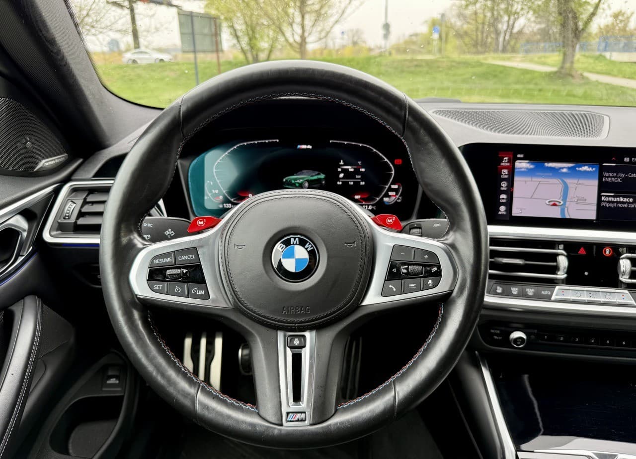 2021 BMW M4, tmavě zelená kupé, 50 600 km