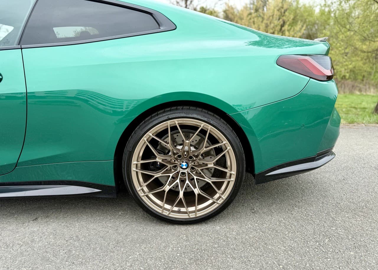 2021 BMW M4, tmavě zelená kupé, 50 600 km