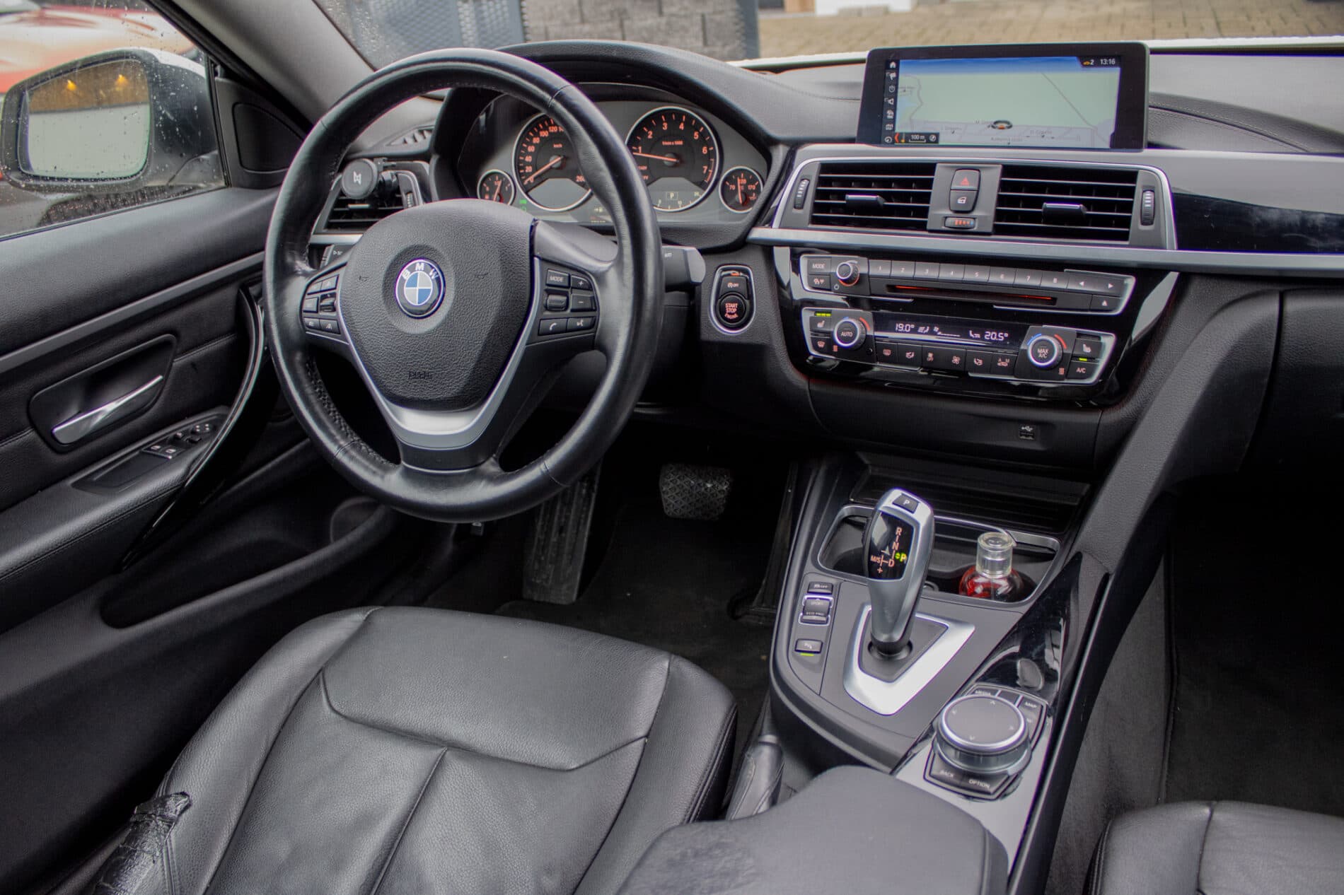 2020 BMW 430i, bílá kupé, 67 237 km
