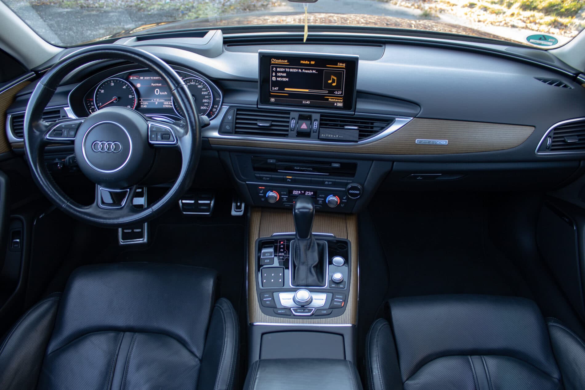 2016 AUDI A6, modrá kombi, 177 013 km
